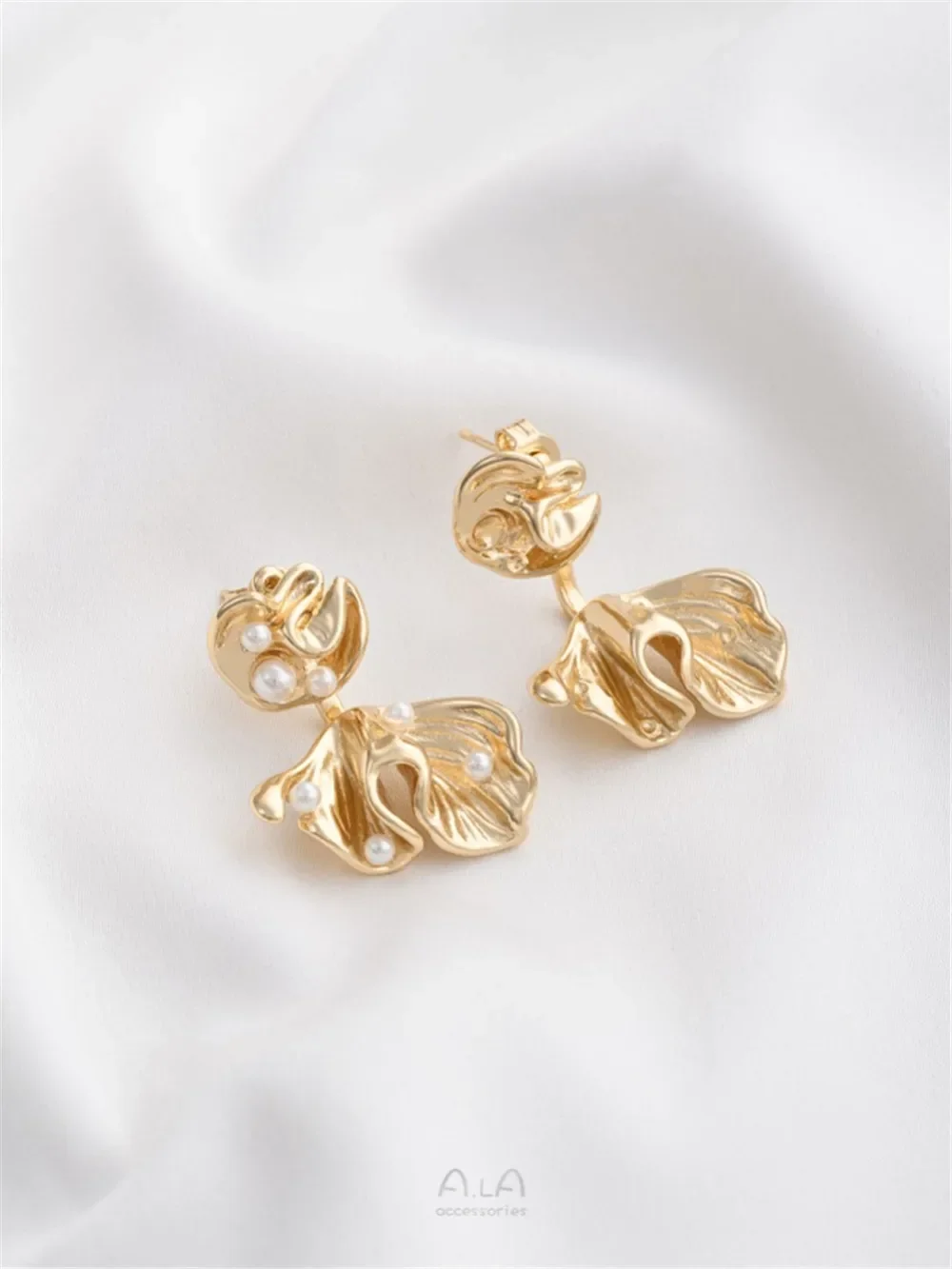 

925 Silver Needle 14K Gold Wrap Stickable Pearl Abstract Fishtail Earrings Premium Feeling Earrings DIY Earring Material E347