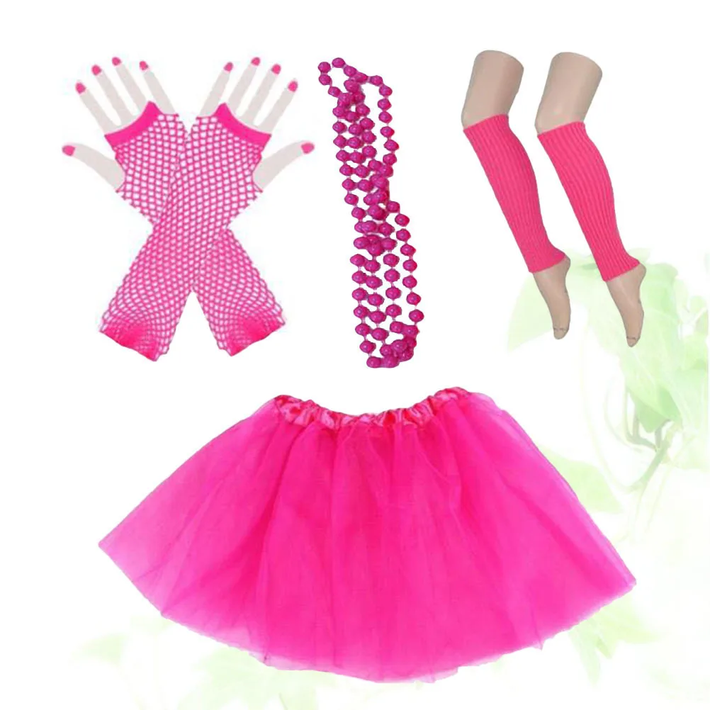 ชุดอุปกรณ์แต่งกายปาร์ตี้ยุค 80 จำนวน 4 ชิ้น ประกอบด้วย สร้อยคอลูกปัดสีชมพูนีออน ถุงมือตาข่ายแบบไม่มีนิ้ว กระโปรงลูกไม้แบบตูตู ผ้าคลุมขา สำหรับงานดิสโก้