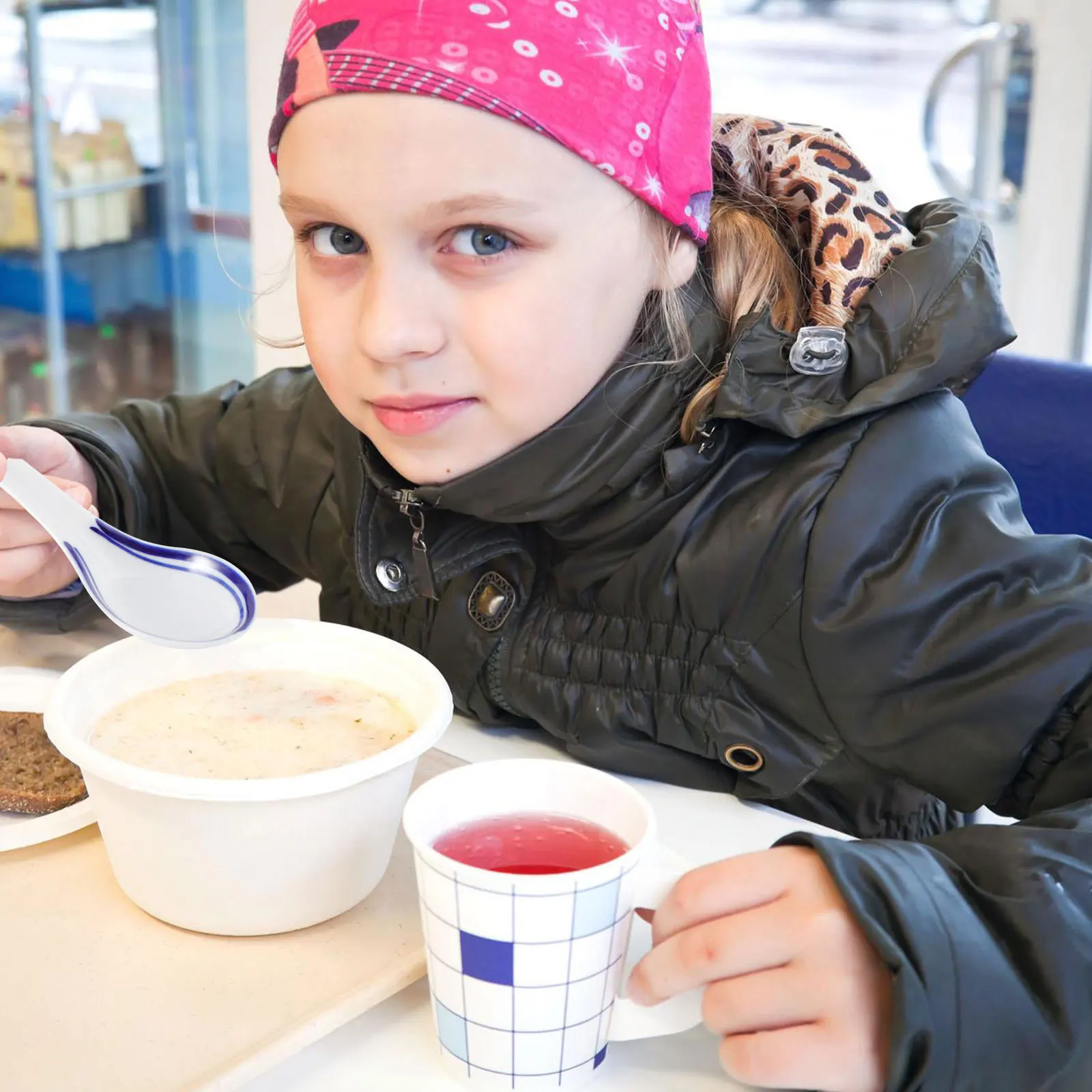 Hermosas cucharas de cerámica, diseño Simple y elegante para sopa, gachas, Ramen, Udon, accesorios ideales para el hogar, cocina y comedor, 5 uds.