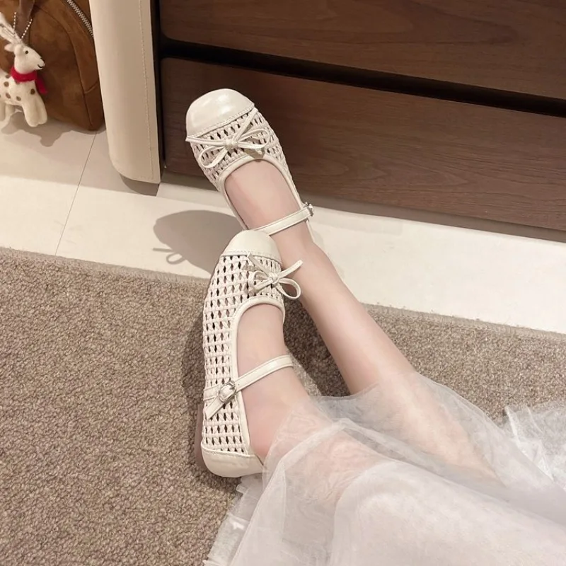 

Women's French Hollow Flat Shoes for Summer, New Style, Breathable, Comfortable, Sweet, Lightweight Woven Design Women's Shoes