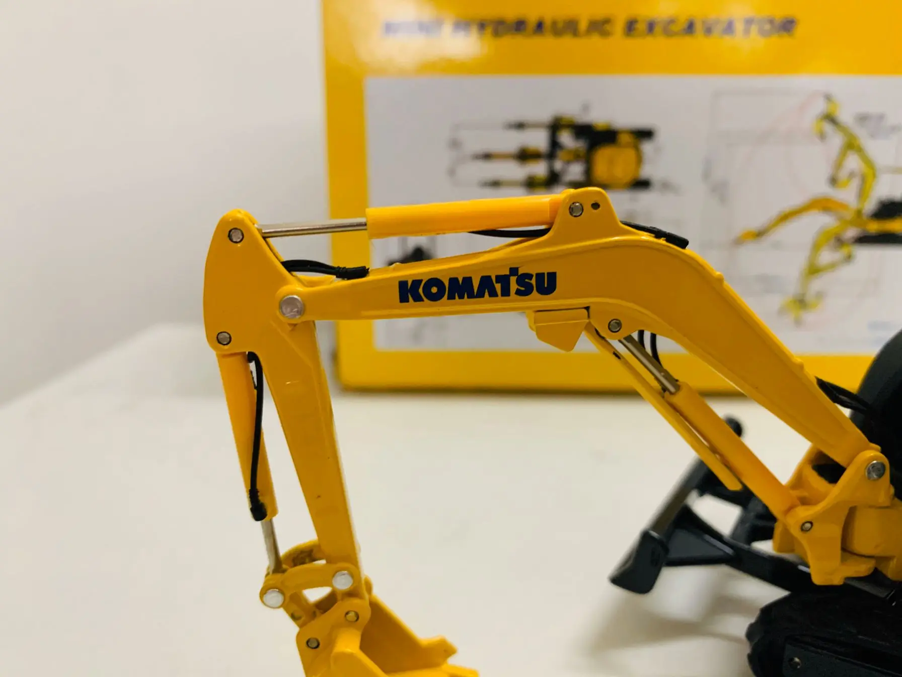 Miniexcavadora hidráulica de PC30Mr-5, escala 1:32, modelo de colección fundido a presión, nuevo en caja