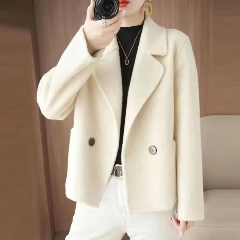 

Женское короткое высококачественное шерстяное пальто, новинка 2026, весна-осень, корейская версия, свободная маленькая ароматная смешанная шерстяная куртка, топ