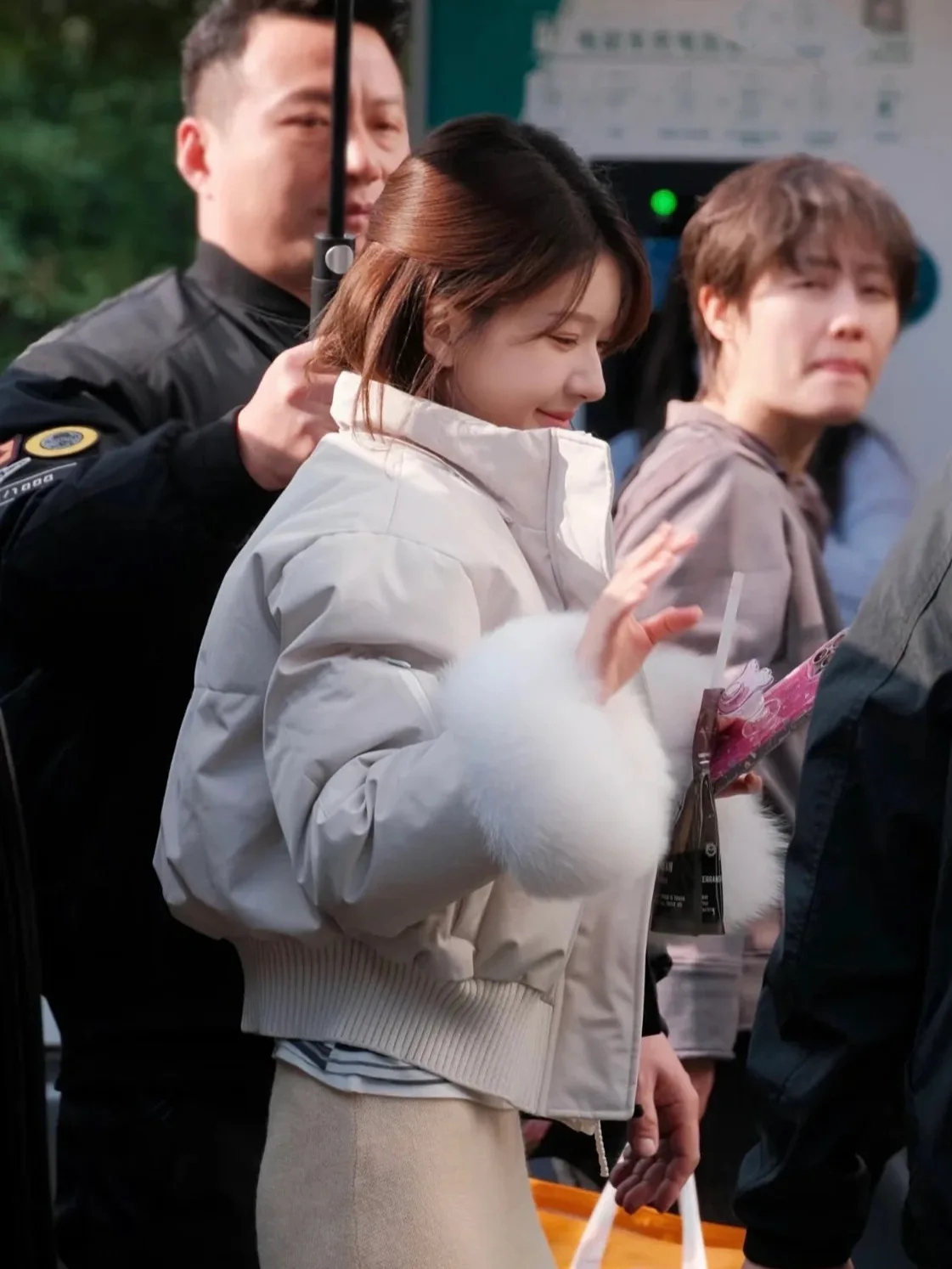 

Women's ort Puffer Jaet Hooded Fur Collar Bread Design Loose Warm Sve Sle Casual Sle 90% down White Fur