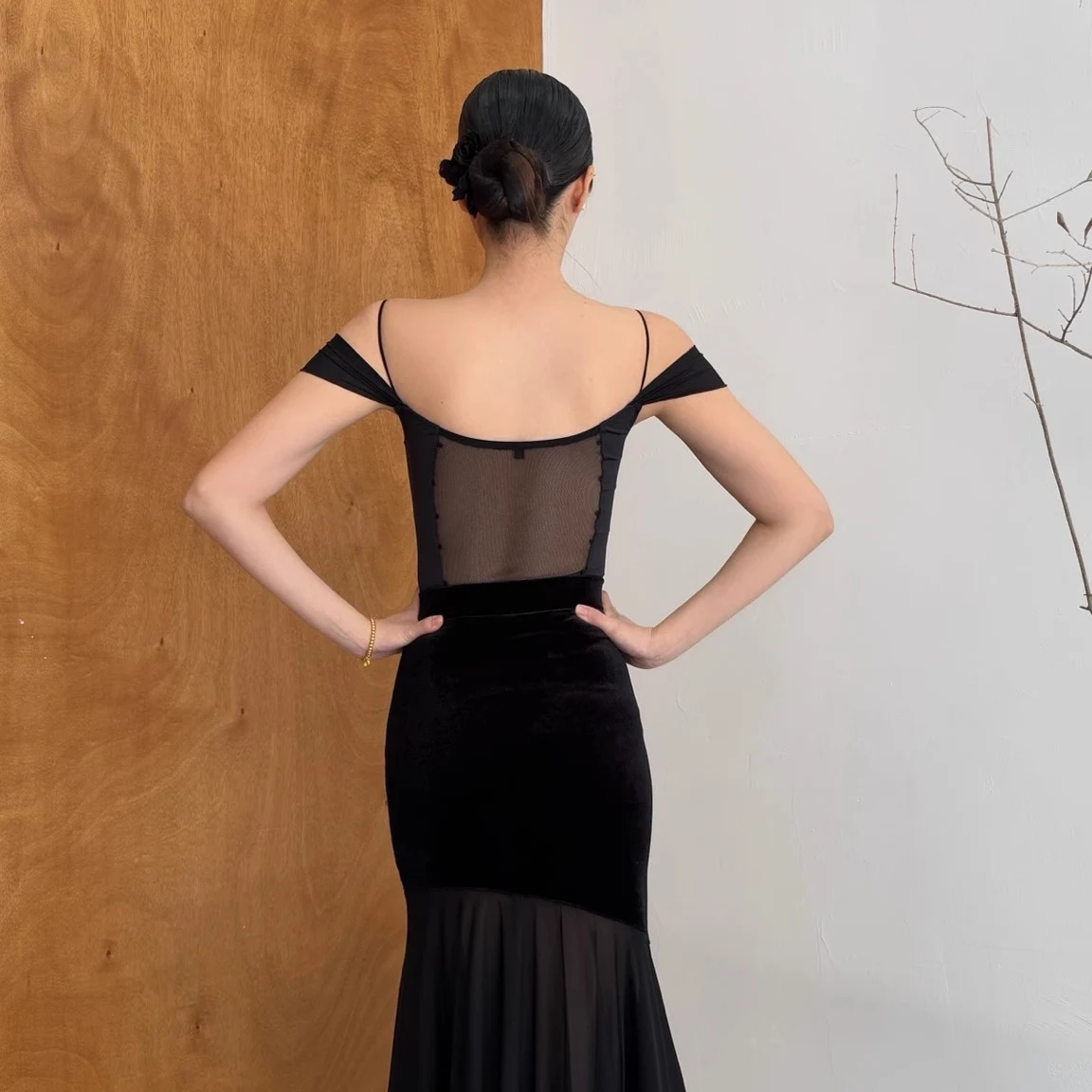 ฤดูร้อน Latin Dance Tops ผู้หญิงห้องบอลรูมเต้นรําการฝึกอบรมเสื้อผ้าสีแดงสีดําสีขาวลูกไม้ Onesie Rumba Salsa Dance L15973