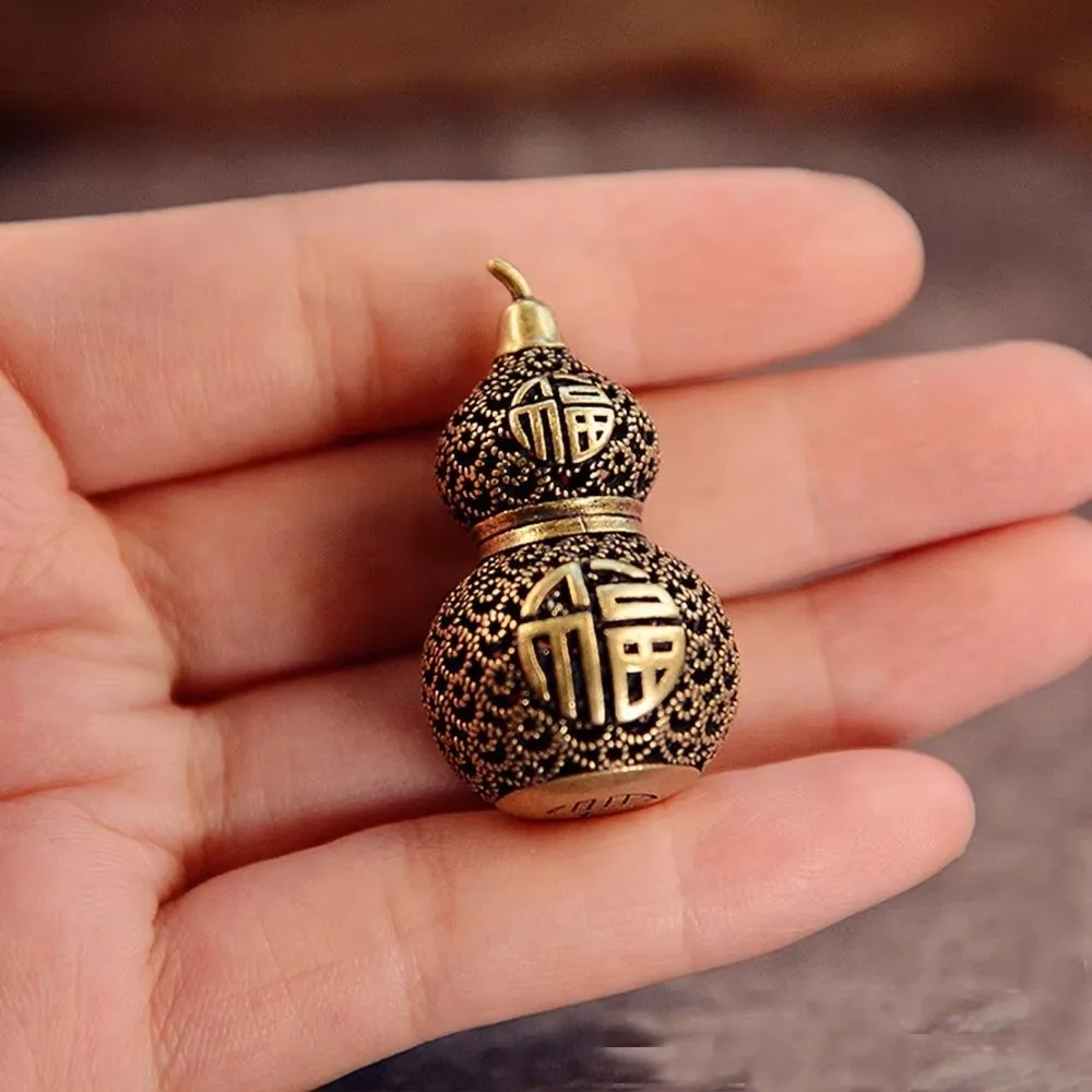 Retro Hanging Brass Gourd Hollow Relief Craft Fengshui Ornament Good Luck Charm Home Decor