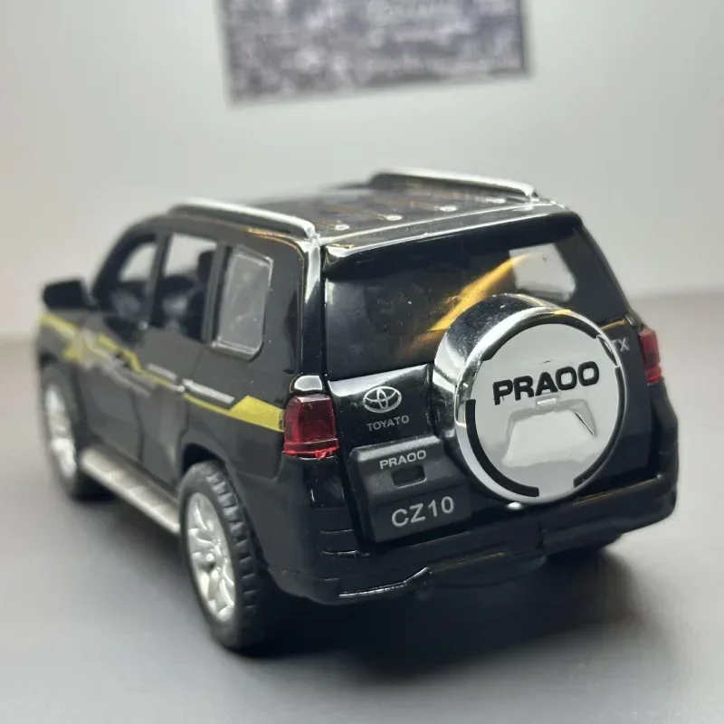 1:32 TOYOTA Prado Alloy Car Model Diecast Metal Toy Off-road Vehicles Car Model Coffee Shop Boutique Decorations Children Toys