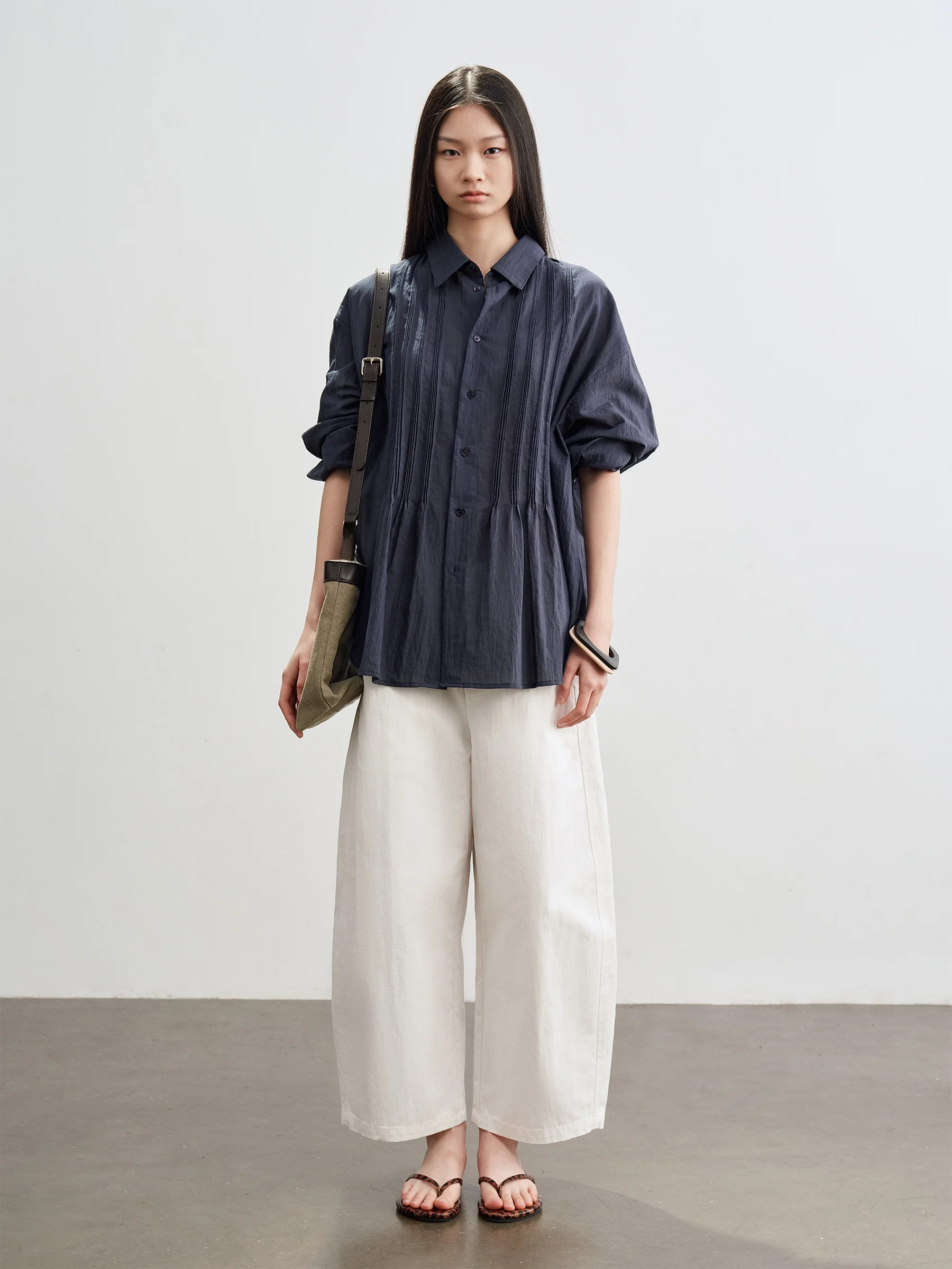 

Женская рубашка SHKUCO из структурированного хлопка с длинным рукавом, эффект потертости, свободный крой, 3D-плиссе, простой стиль, производство Китай