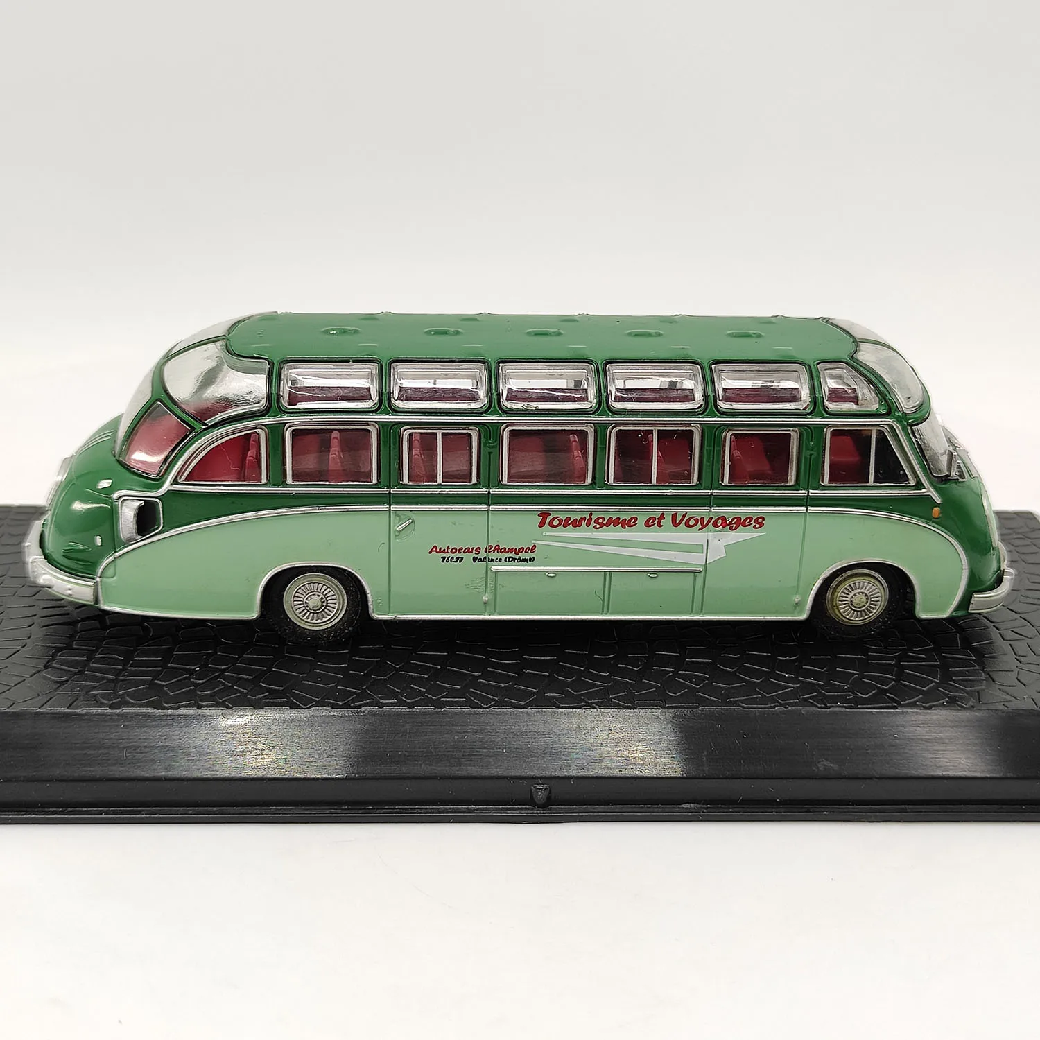 Defekte Diecast IXO 1/72 Scacle Case Bauer S8 1951 Grüner Sportwagen Legierungsautomodell Sammlerspielzeug Geschenk Souvenir Display