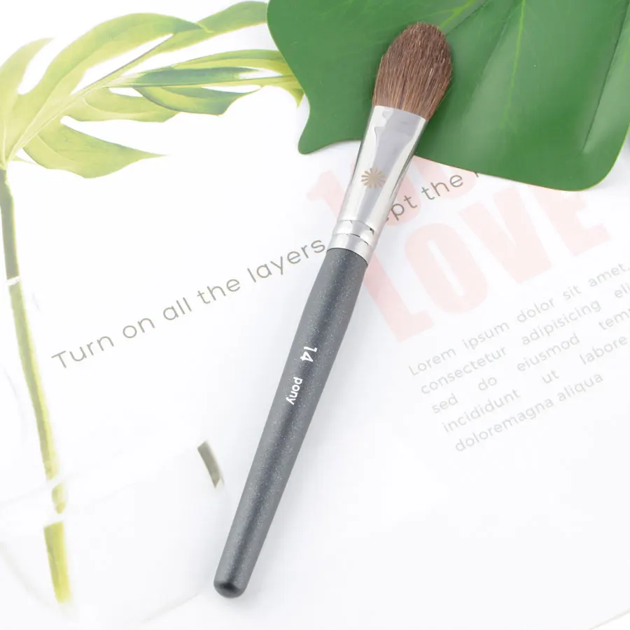 1pc Flame Highlighter Makeup brushes P14 Blush shadow Powder contour Make up brush Professional cosmetic tool Pony hair