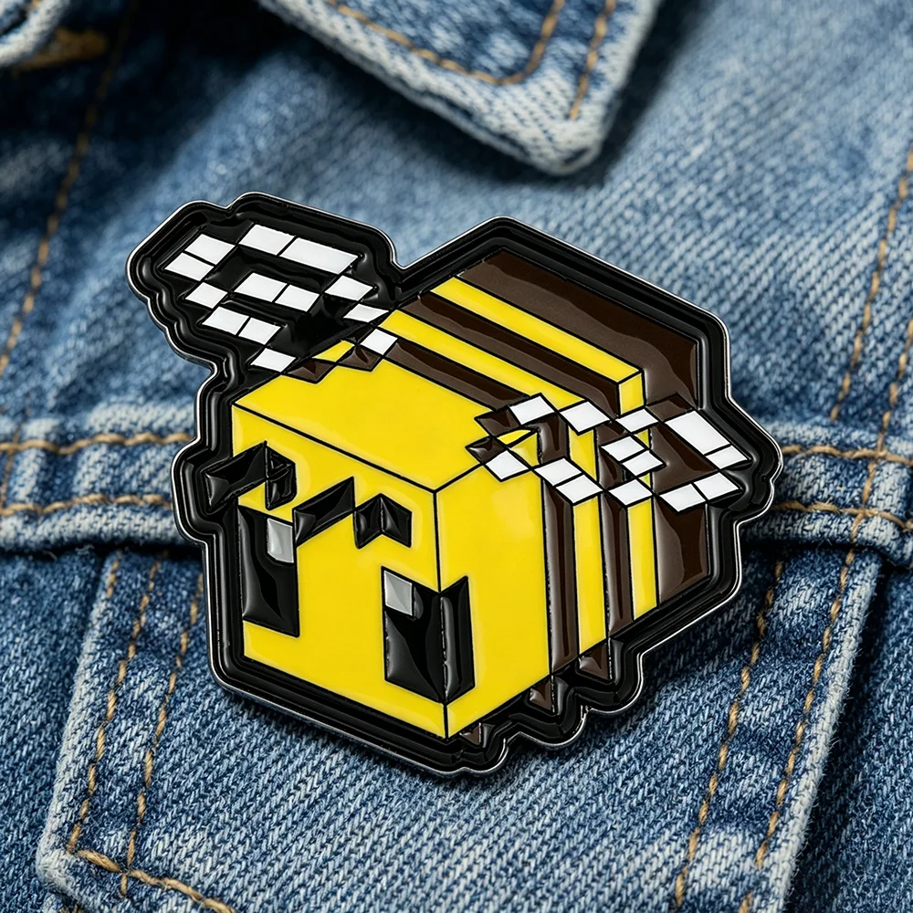 Pixel Block Bee Enamel Pin, Cartoon Game Style Lapel Brooch Pin, Cute Insect Metal Badge for Denim Jacket Backpack Decor