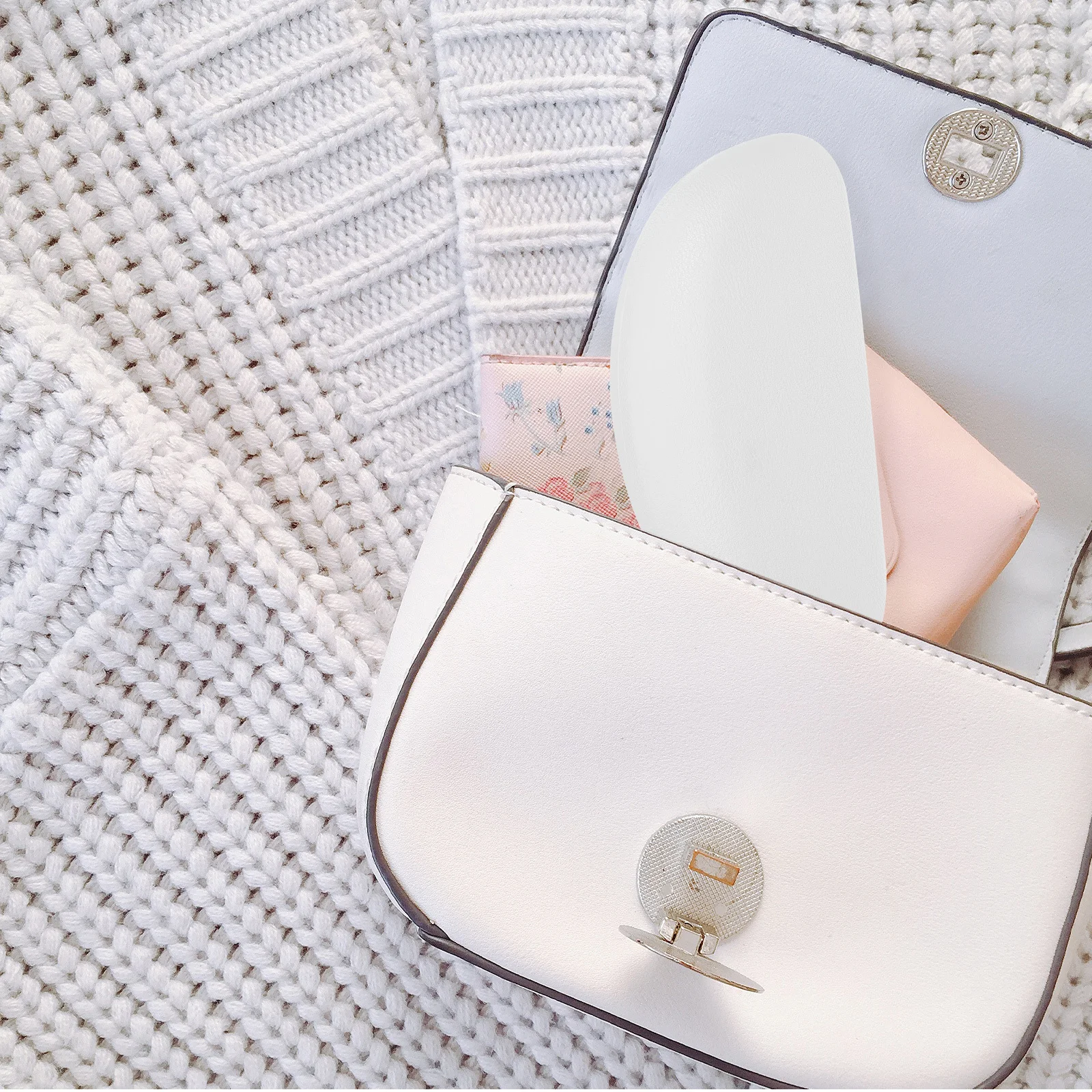 

Sunglasses Case Hard Shell PU Travel Organizer for Men and Women Scratch Resistant Lightweight Portable Eyewear Storage