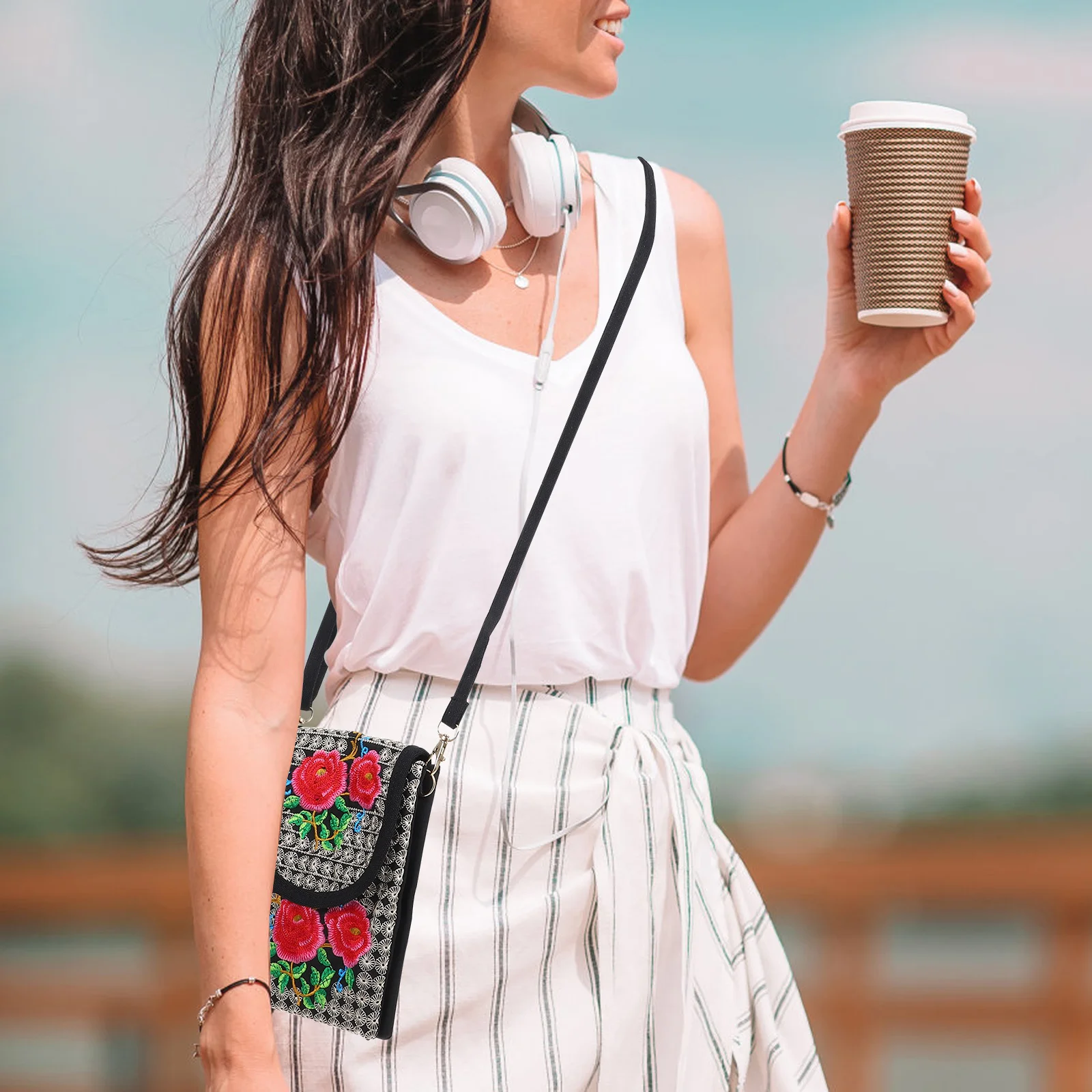 

Embroidered Messenger Canvas Crossbody Bag Rose Flower Cultural Shoulder Bag Lightweight Portable with Smooth Zipper for Women