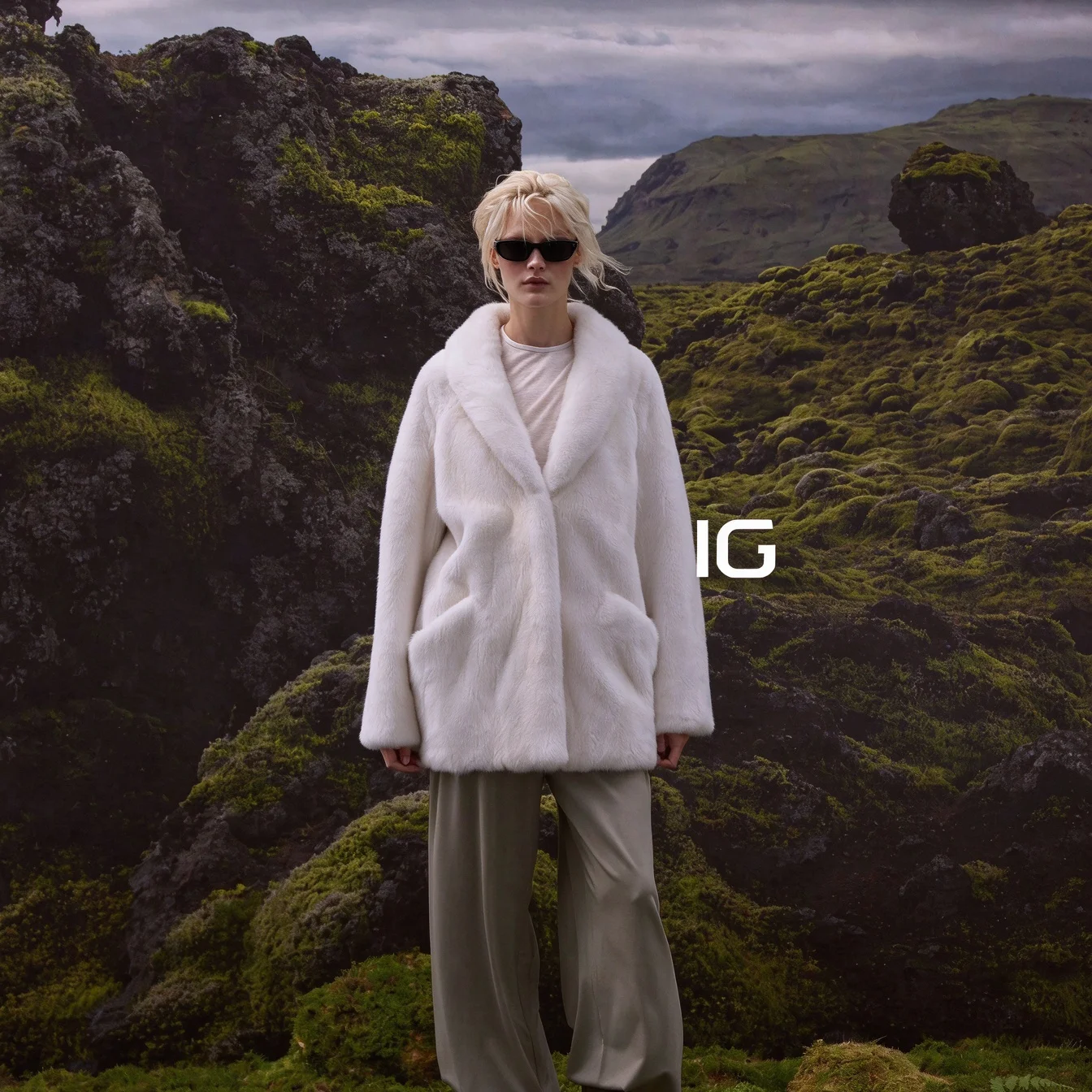 IG Women Relaxed Fit Faux Fur Open Front Coat, Side Pockets Long Sleeve Thickened Winter Warm Elegant Commuter Outerwear