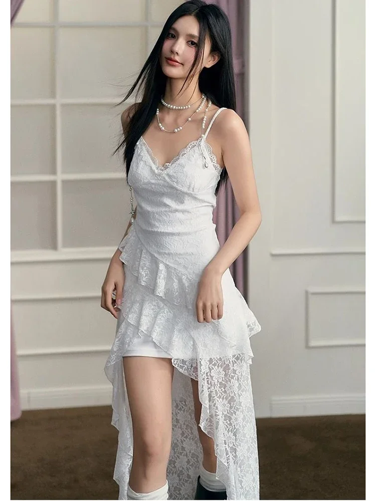 Robe blanche en dentelle pour femmes, Sexy, élégante, Slim, à volants, irrégulière, mode, dos nu, romantique, ourlet pur, fendue