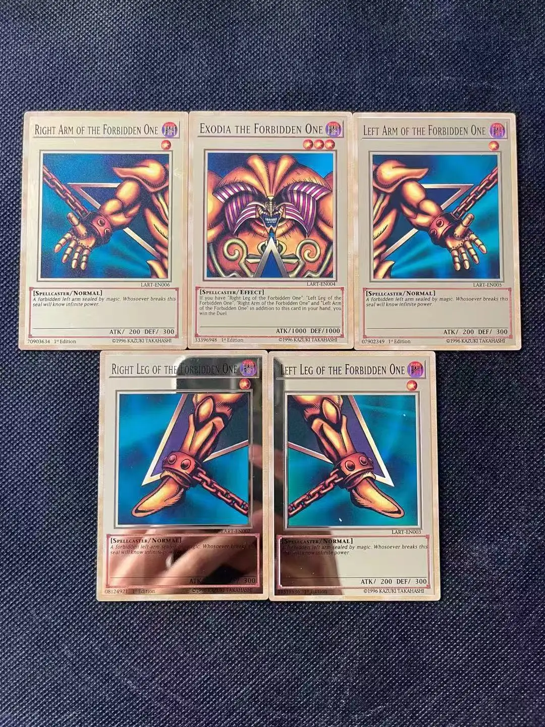 

Новые карты Yugioh, металлические буквы Yu Gi Oh, голубые глаза, белый дракон, темный волшебник, девушка, золотые железные игральные карты, аниме-игры, игрушки, хит продаж [
