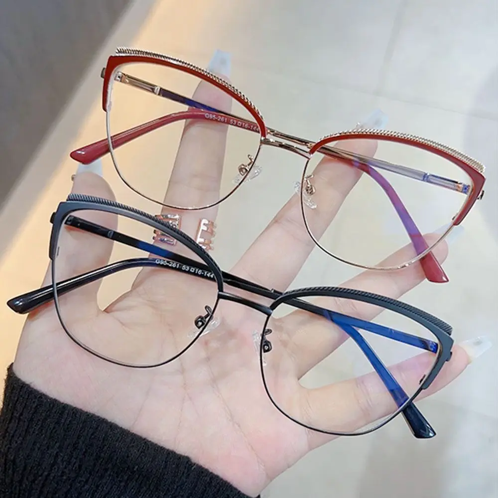 New Fashion Trend Eyeglasses Frame Retro Metal Spring Leg Optical Frames Personalized Women Cat Eye Anti Blue Light Glasses