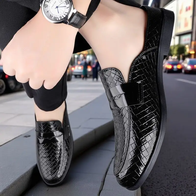 

Simple and atmospheric, fashionable and casual, lazy people half-drag with one foot, Doudou shoes, daily outdoor shoes