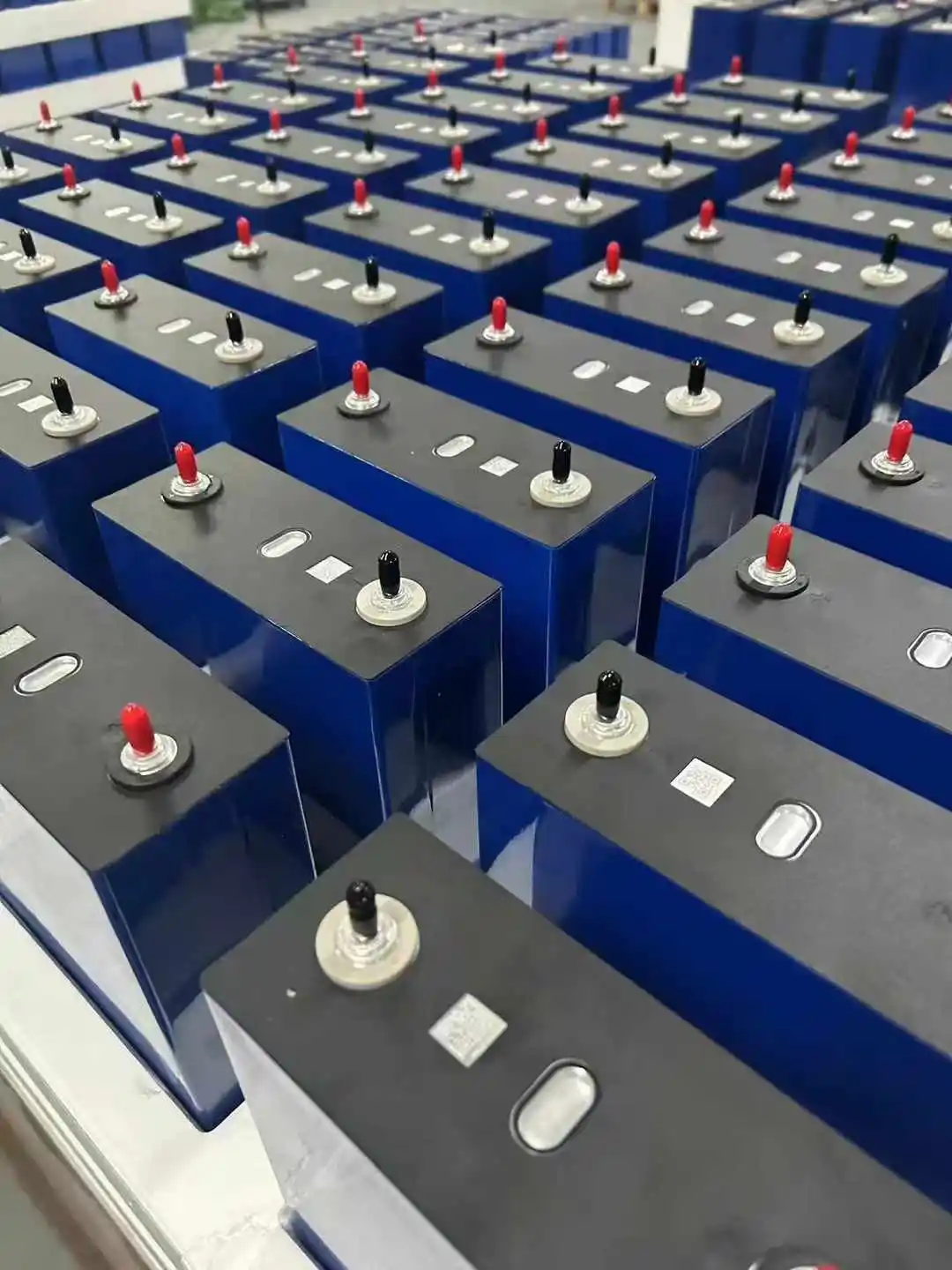 Cornex 314Ah بطاريات ليثيوم أيون المنشورية الصف A + 3.2V 52Ah 100Ah 280Ah 300Ah 314Ah 340Ah Lifepo4 بطارية البطارية الشمسية