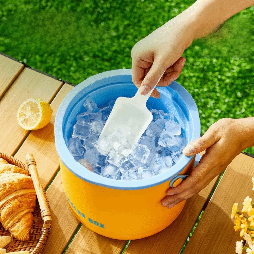 

Large Capacity Party Ice Bucket With Ice Tray and Shovel Folding Handle Ice Cube Insulation Bucket Plastic Cold Drink Tub Fruit