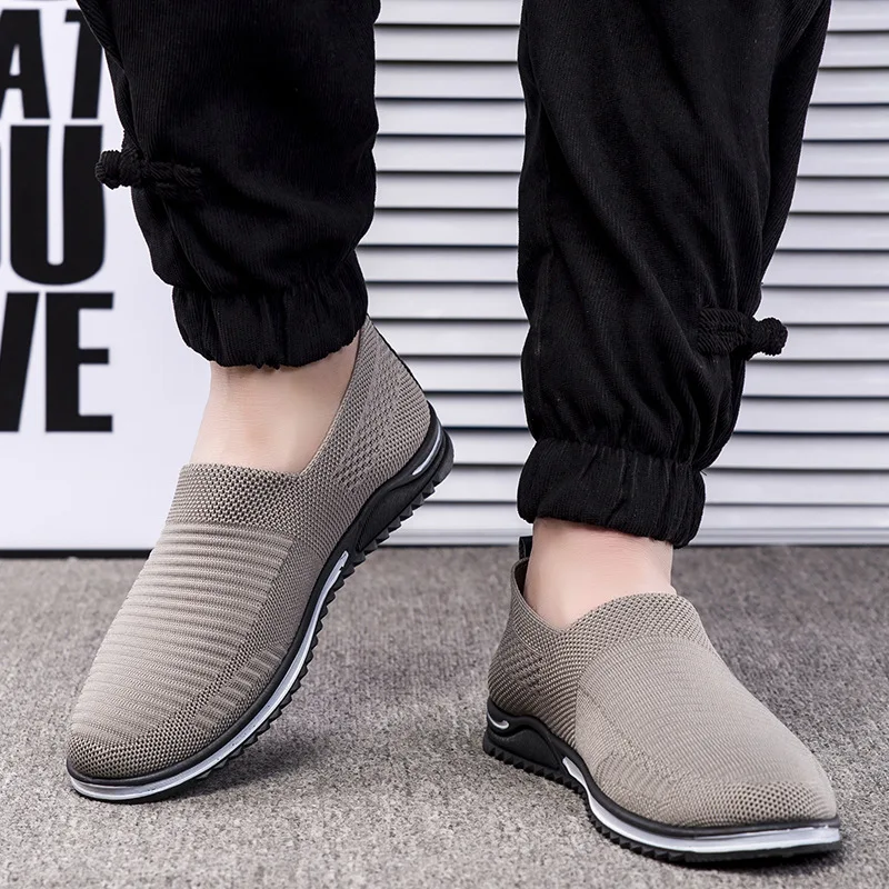 Outdoor Sports Shoes for Men Breathable Solid Color Flats Shoes Fashion Running Male Sneakers Casual Mesh Slip-on Man Loafers