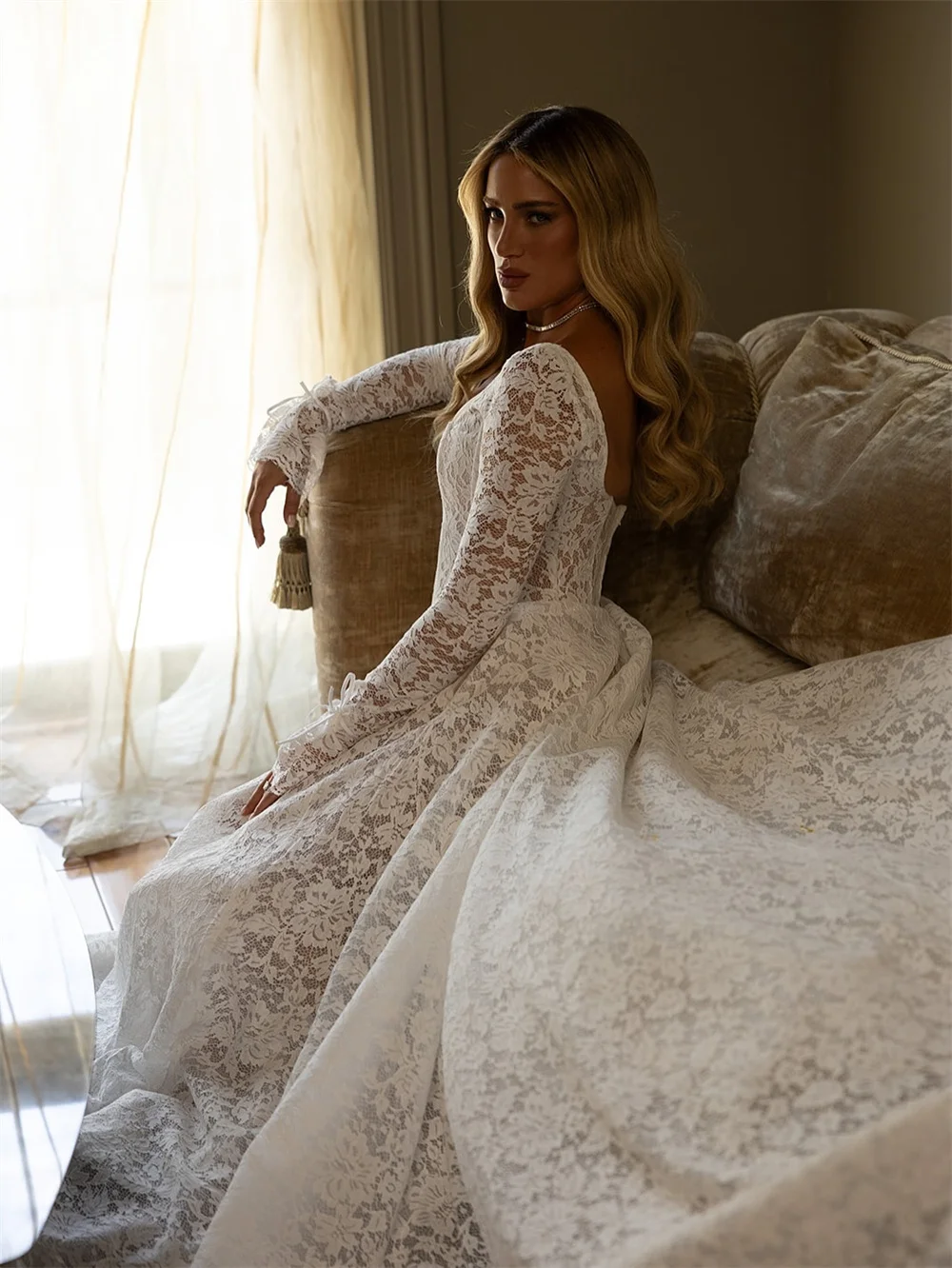 Tokyo Customized White Square Collar Wedding Dresses Long Sleeves Court Train Lace Bridal Gown Back Zip A-Line  Wedding Gown