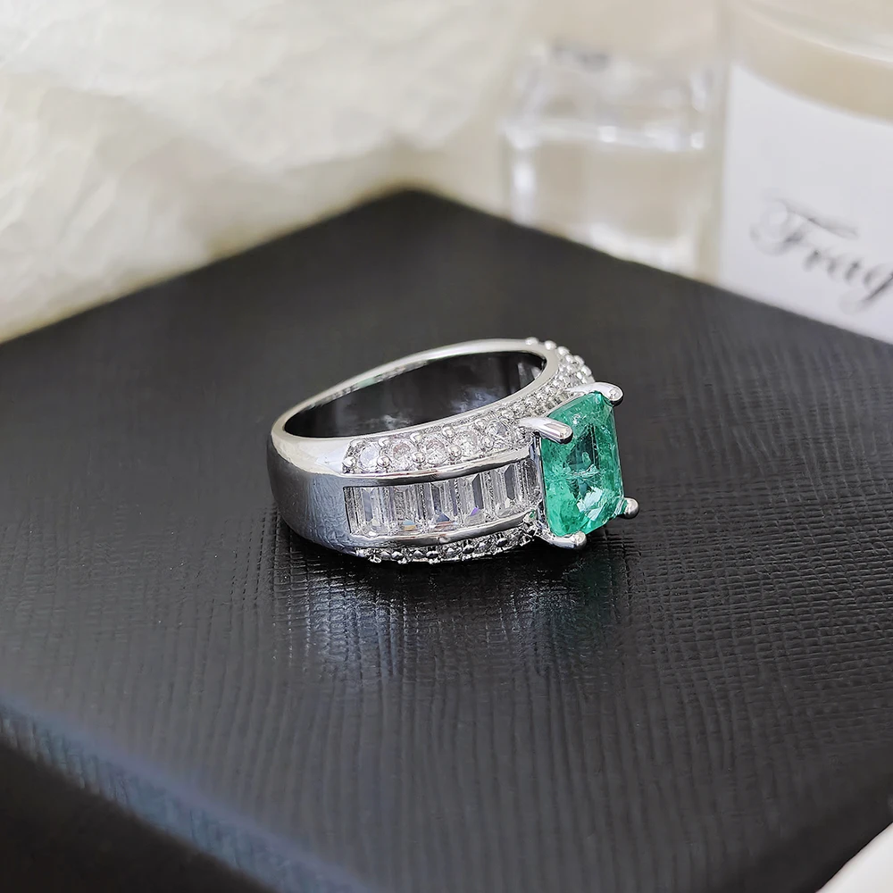 Moonso Unique Design Trendy Red Green Color Rectangle Engagement Ring for Women Anniversary Gift Jewelry Wholesale R8108