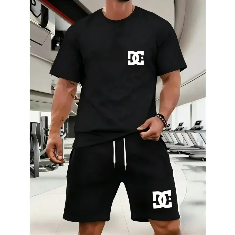 New Summer Fitness Sportswear for Men, Short-Sleeved T-Shirt and Shorts Two-Piece Set, Breathable and Quick-Drying Casual Wear.