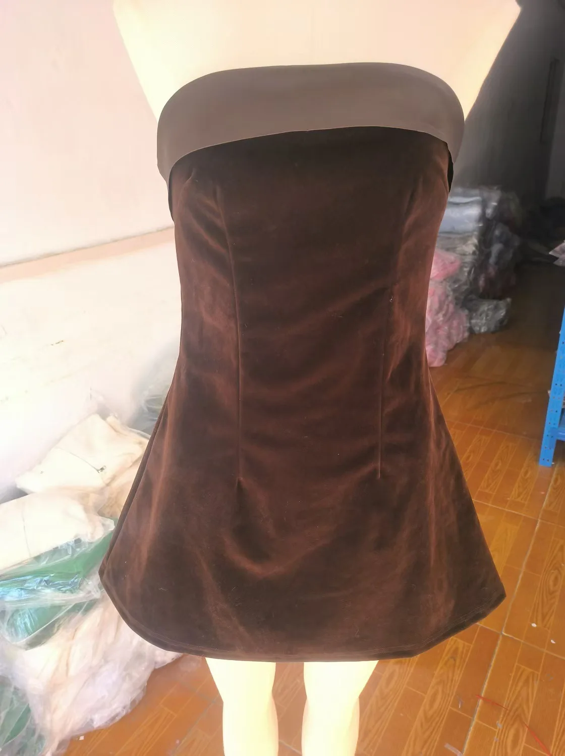 2026 Winter neue Damenmode sexy, auffälliges, rückenfreies, schulterfreies Tube-Top-Kleid für Frauen – Detail 4