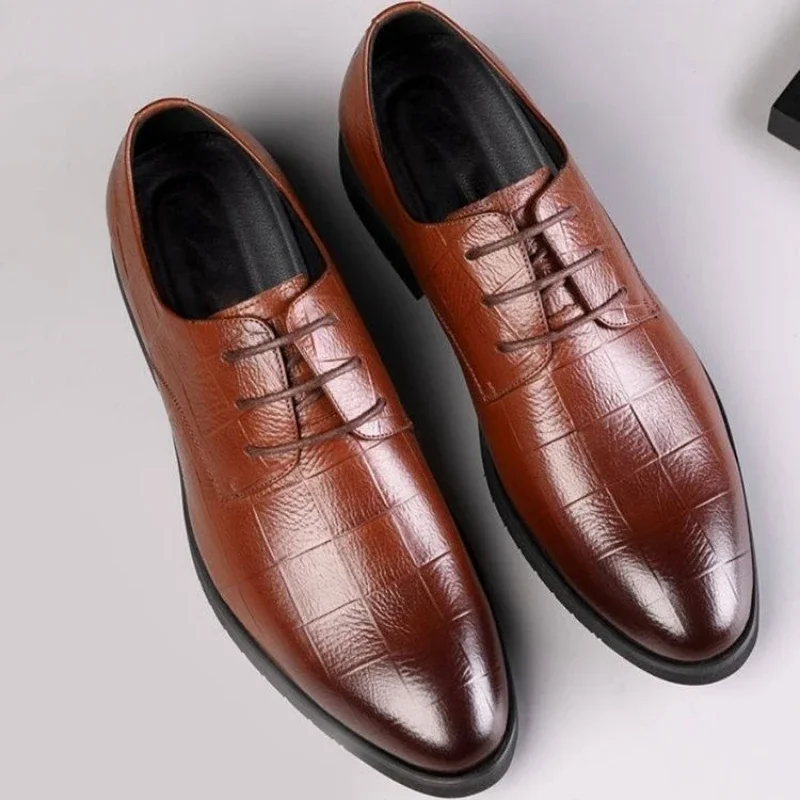 Sapatos casuais de couro duro masculino, sapatos formais masculinos para casamento, negócios e sociais, veste