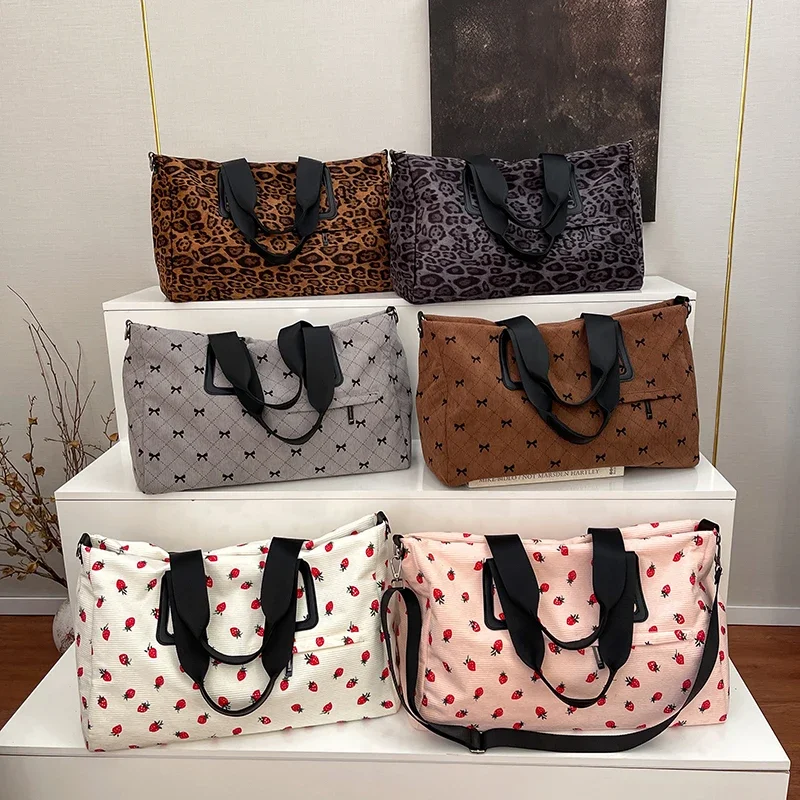 عادية سعة كبيرة الفانيلا حقيبة تسوق سفر حقائب ليوبارد الفراولة القوس أنماط شخصية 2026 الساخن العصرية حقائب كتف المرأة #5