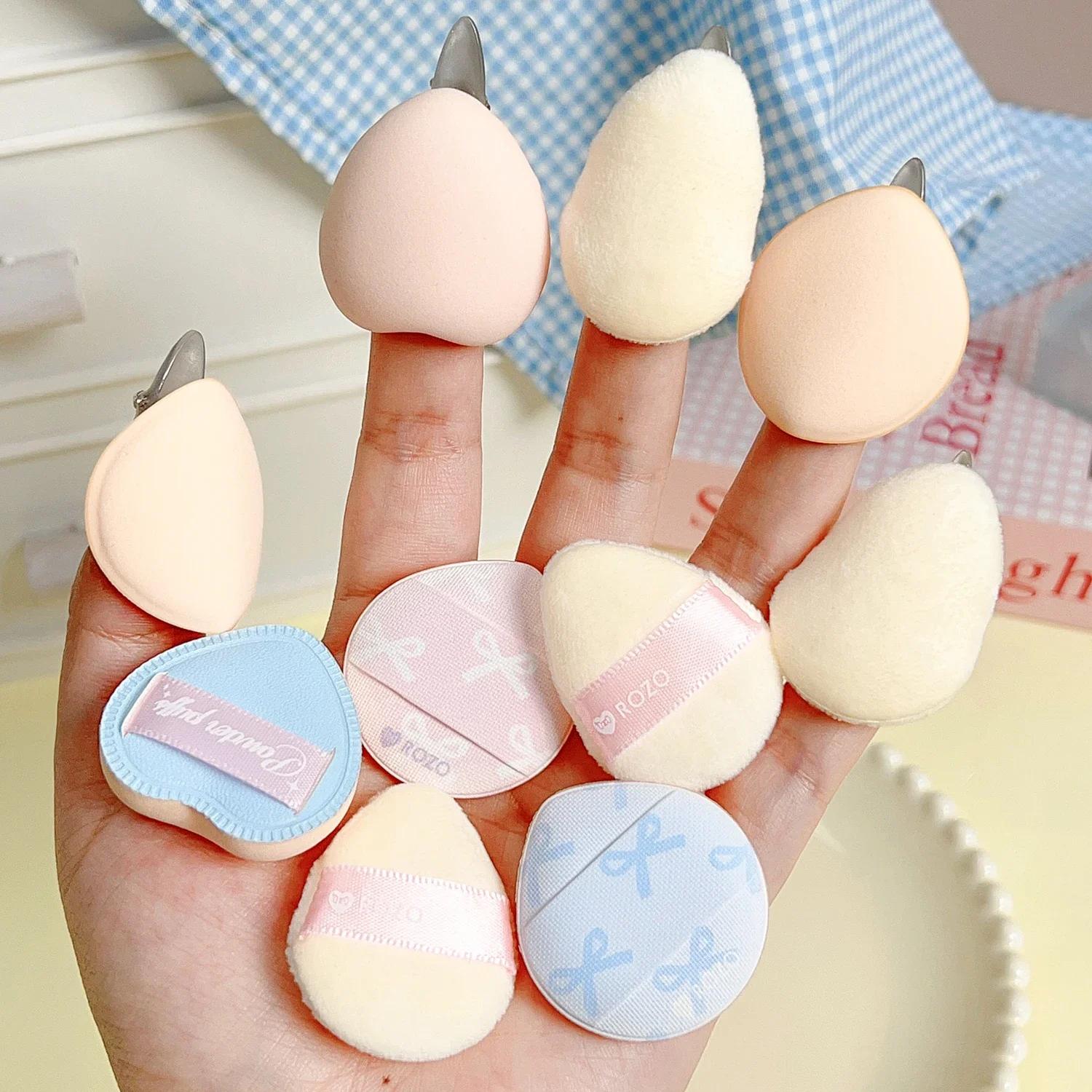 5pcs Mini Poederdons Set Zachte Schoonheid Duim Vinger Cosmetische Bladerdeeg Onder Oog Concealer Donkere Kringen Foundation Make-Up Spons soezen