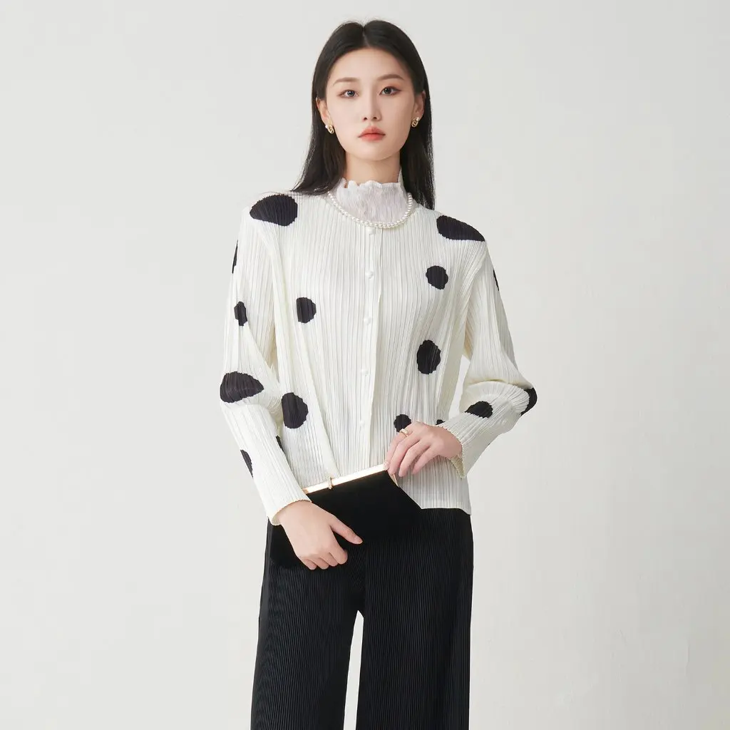 

Women's Polka Dot Knitwear Single Button Fashionable Versatile Outerwear Top Selling Autumn Clothes Three Houses