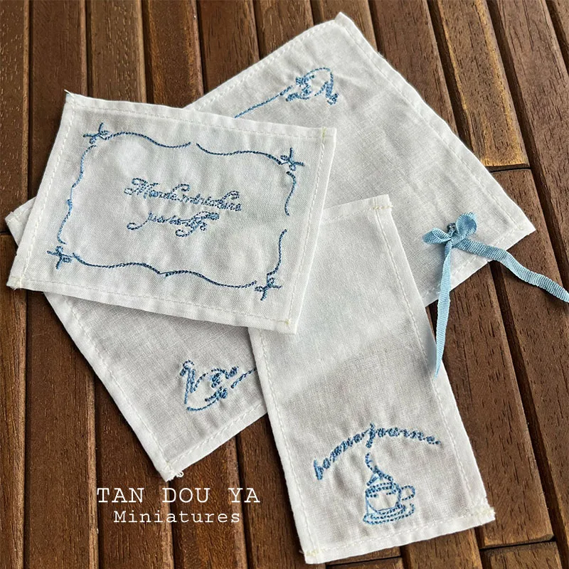 1/6 Doll House Model Furniture Accessories French Retro Embroidered Placemat Bjd Ob11 Gsc Blyth Soldier Lol Scene Shooting Props