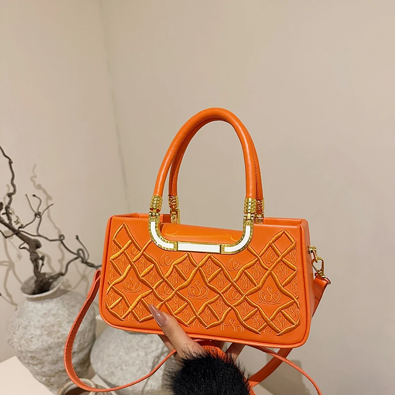 Borsa a tracolla da donna di marca di lusso Borsa a tracolla in pelle con tracolla popolare ed elegante per le signore alla moda