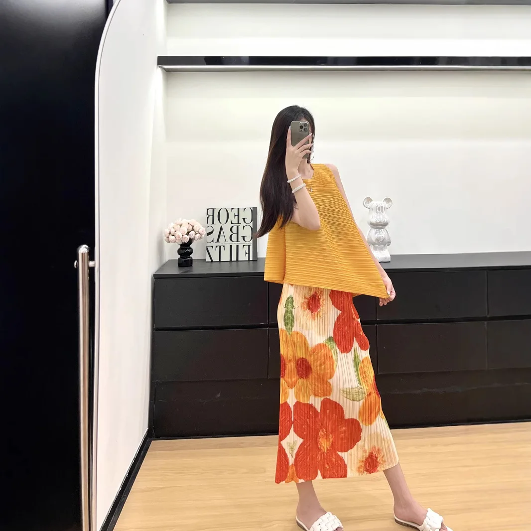 ミヤケ 2025 夏 レディース スーツ 無地 ノースリーブ Oネック トップス + ウエストゴム プリント プリーツ ハーフ丈スカート ツーピースセット