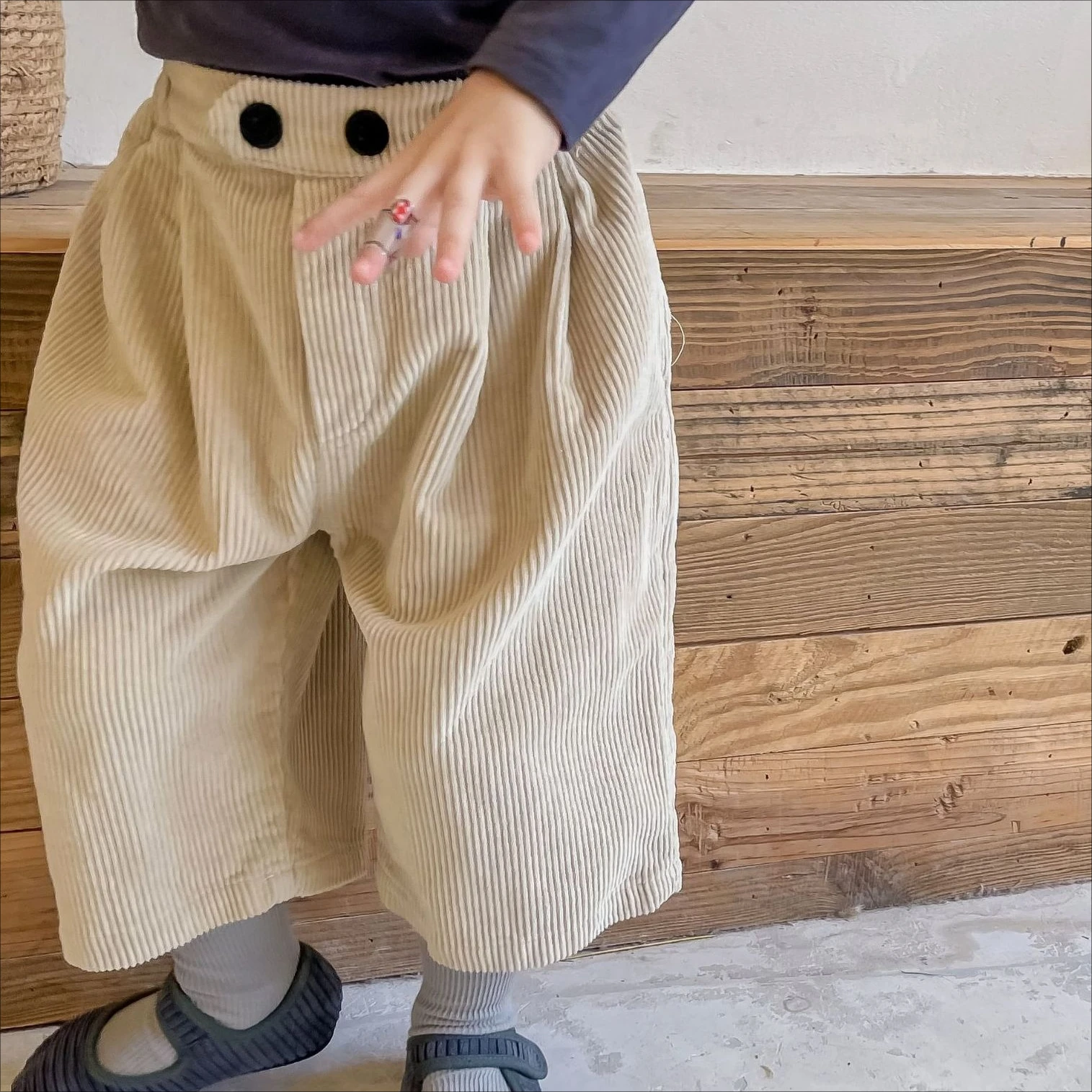 Calças da menina 2025 outono novas roupas infantis estilo coreano menina bebê veludo perna larga nove minutos calças casuais simples