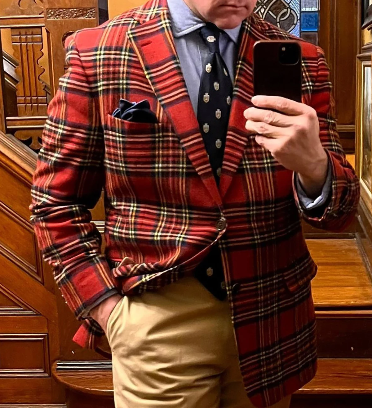 New Design Men Suits 2 Pieces Red Plaid Blazer Khaki Pants Single Breasted Tuxedo Wedding Formal Work Party Causal Tailored