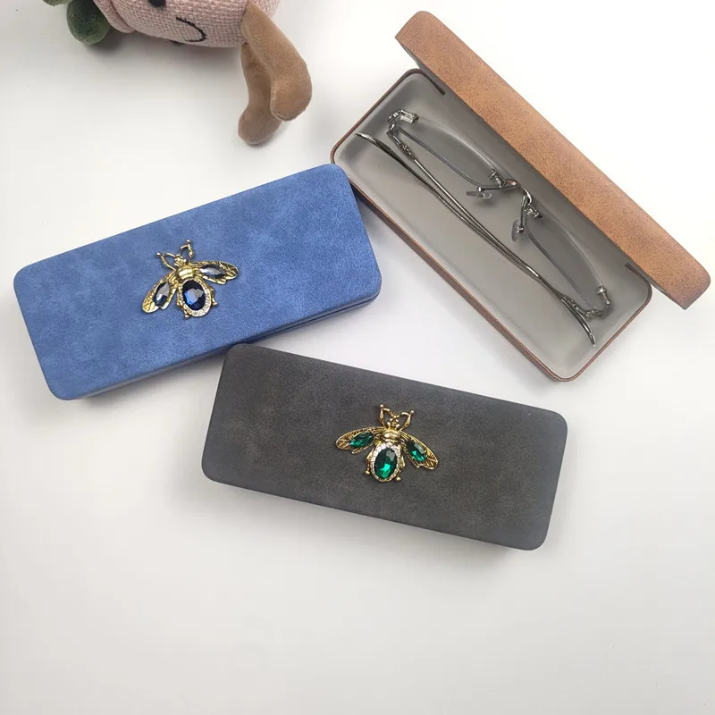 

Diamond-Encrusted Bee Pattern Portable Glasses Case Women's Sunglasses Storage Box Eyeewear Accessories with Diamonds B1