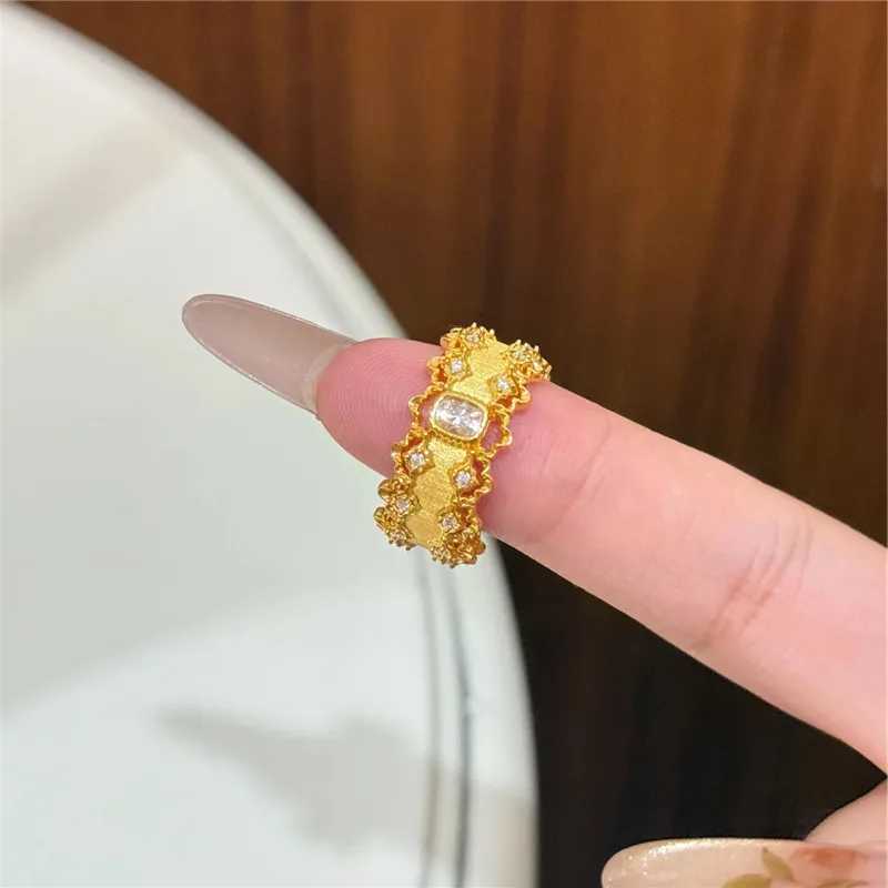 

Retro Court Sle Open Ring with Lace Eing And Embedded Square Diamo Women's Jewelry Faionable Decorative Accory