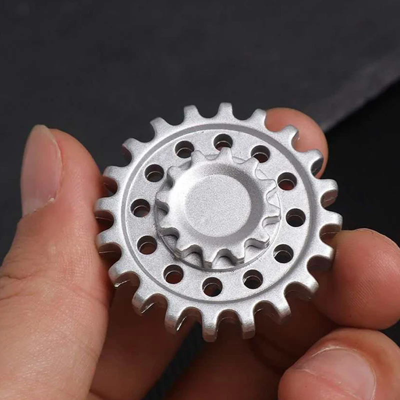 Metal Gear Fidget Spinner para aliviar el estrés TDAH juguetes para la ansiedad adultos niños dedo Gyro EDC Cool Gadget regalos