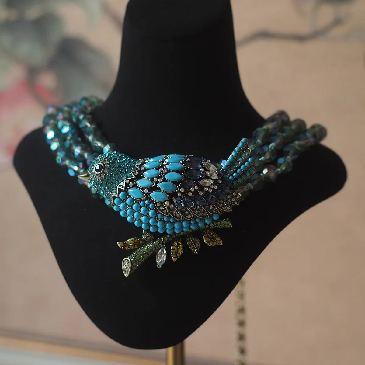 European and American Heavy Industries HD Blue Bird Crystal Inlay Craft with Exaggerated Shape 2024 Trendy New Necklace