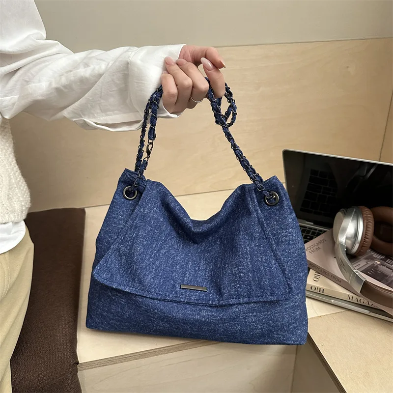 

Large Capacity Denim Crossbody Bag for Women Spring Fashionable and Versatile Shoulder Bag Lightweight Shopping Commuting Bag