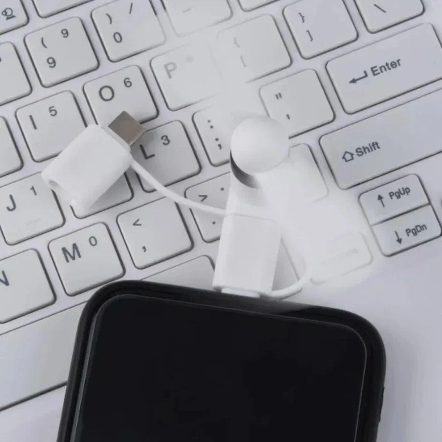 ملحقات تبريد صغيرة USB مبرد الهاتف 3 في 1 مروحة عالمية لهاتف iPhone 16 Samsung S24 Xiaomi Micro/Type-C/IOS مروحة الهاتف الذكي