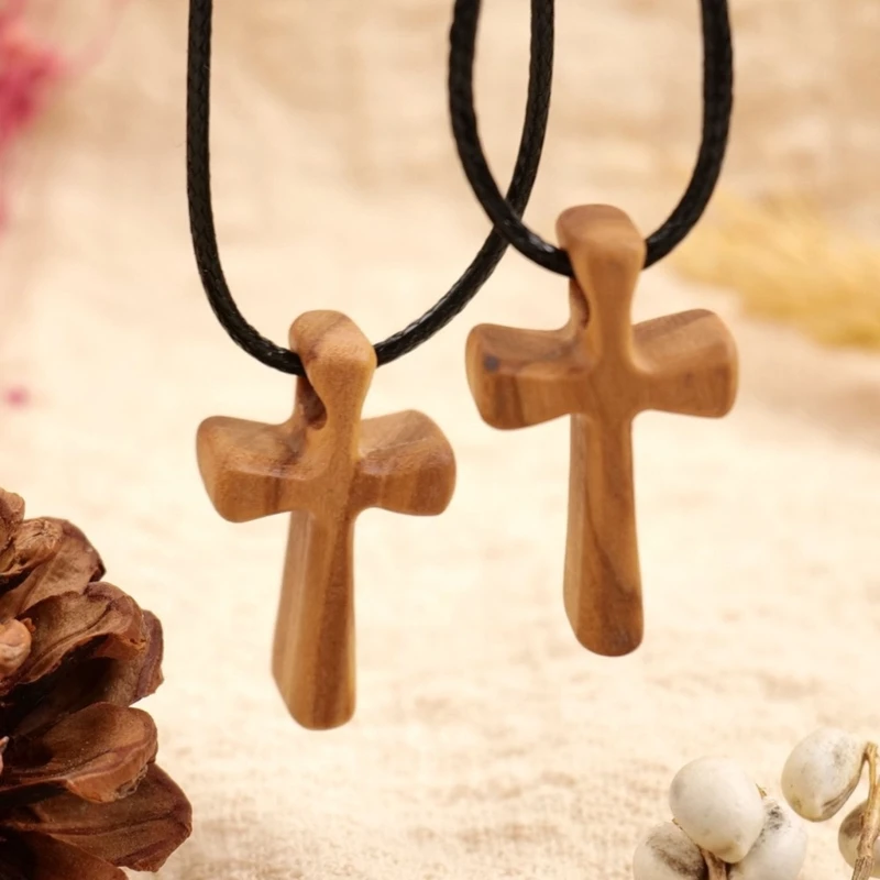 Wooden Cross Clavicle Chain Handhold Prayer Crucifix Neckchain Gift for Clutching Sacred Christian Artifact Jewelry