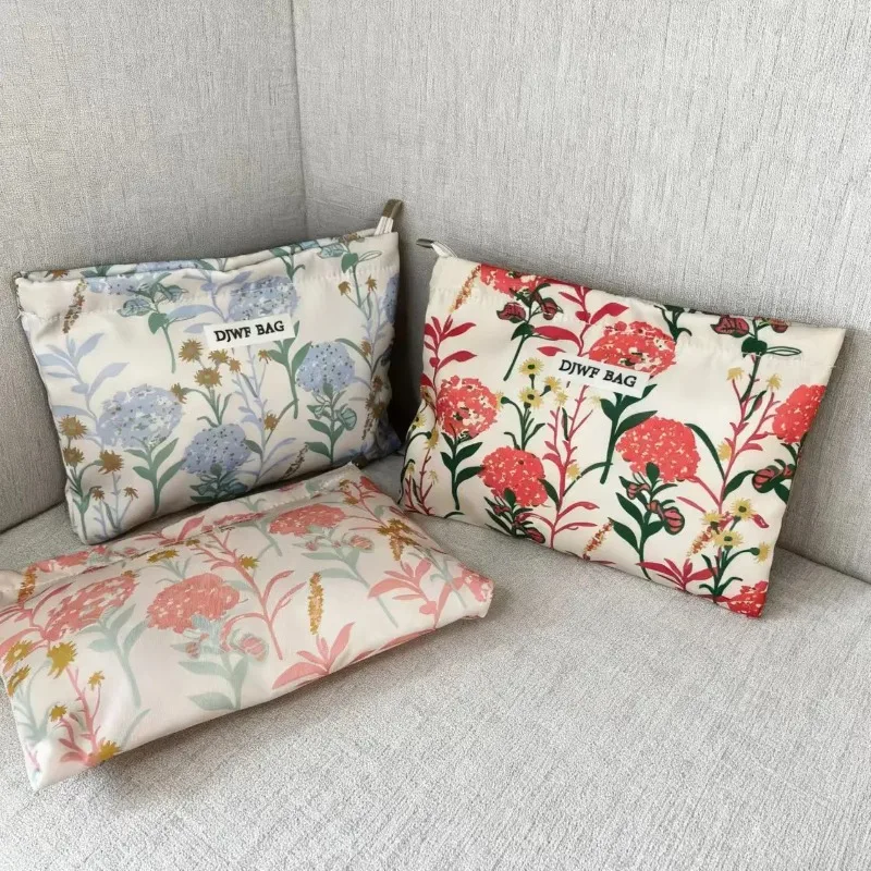 

Женская косметичка, розовый букет, большая емкость, объемная помада, воздушная подушка, сумка для хранения мобильного телефона, портативная холщовая косметичка