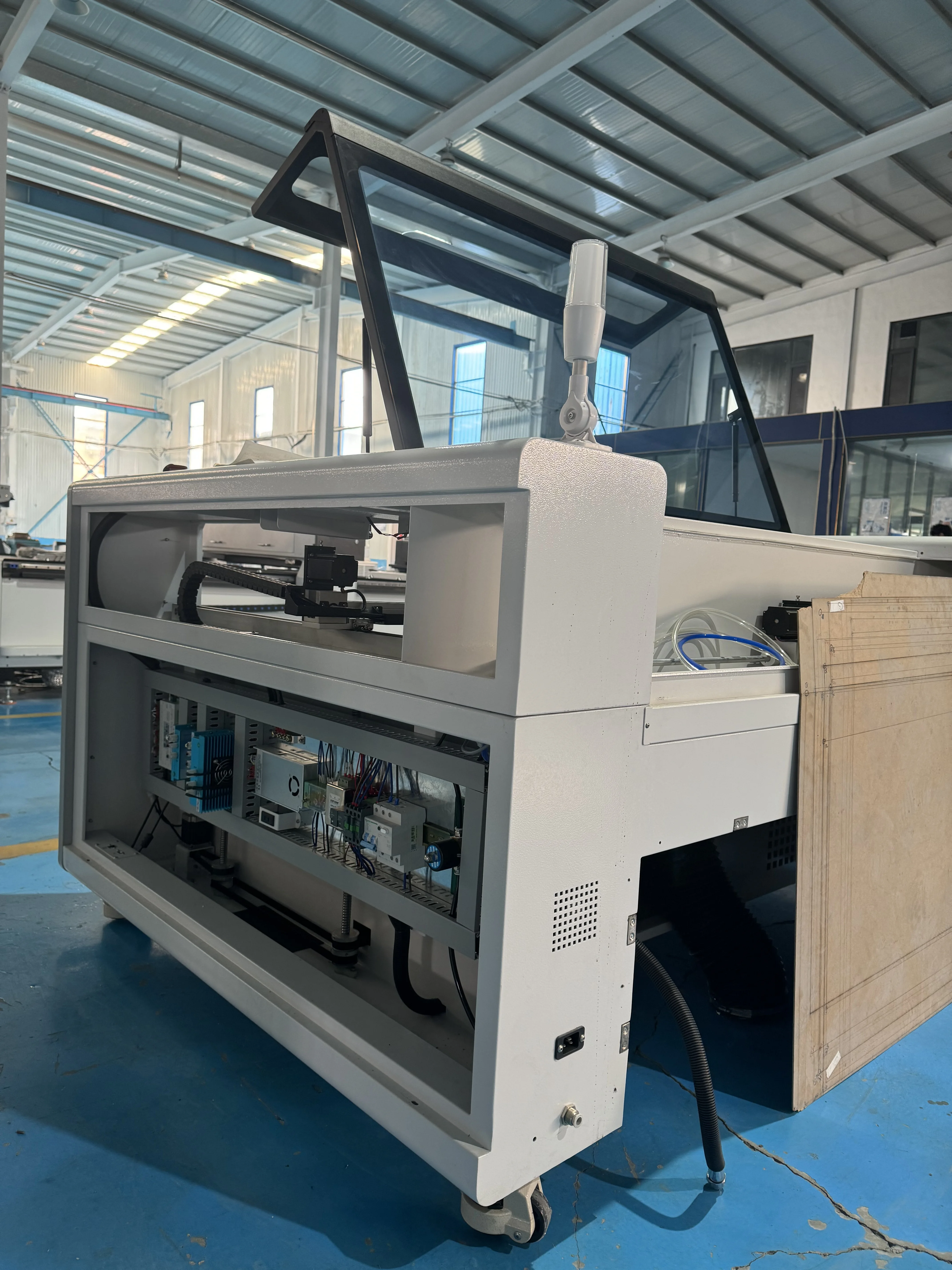 

Лидер продаж 1325 6090 1390 80 Вт 100 Вт 150 Вт 200 Вт 300 Вт Co2 лазерная резка гравировка подъемный стол лазерный резак машина