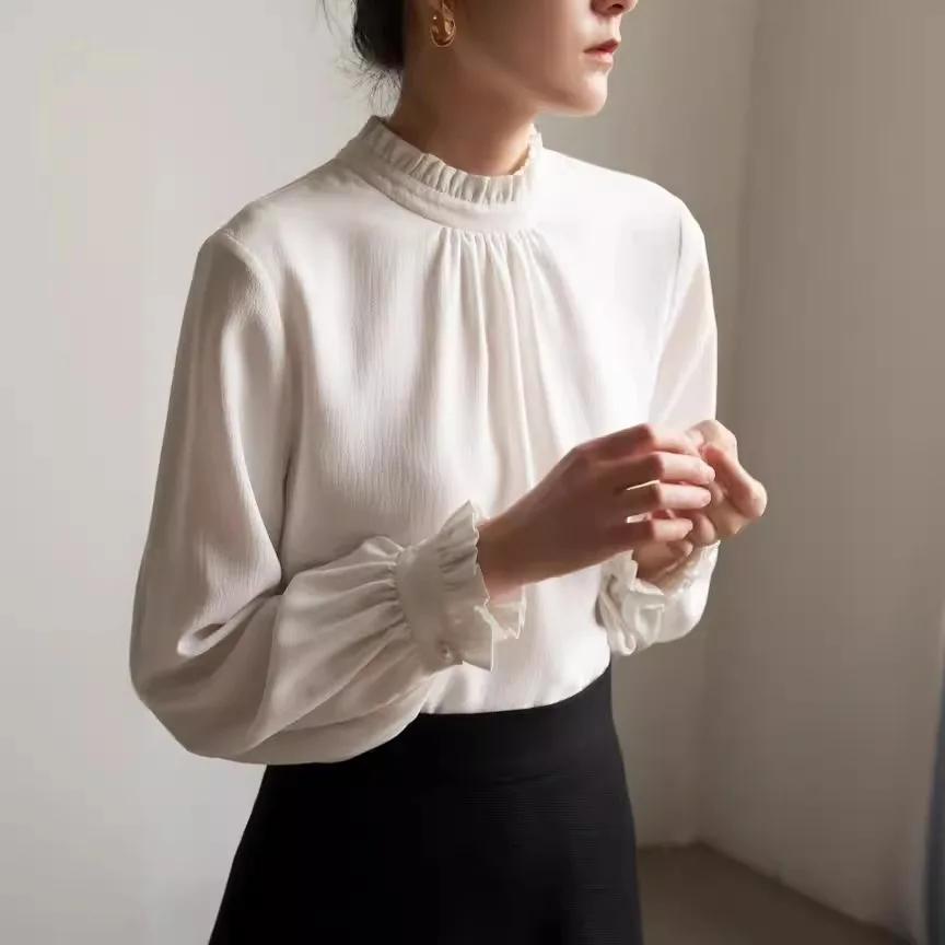 

French style elegant early spring commuting with fungus edge layering, long sleeved shirt, white top