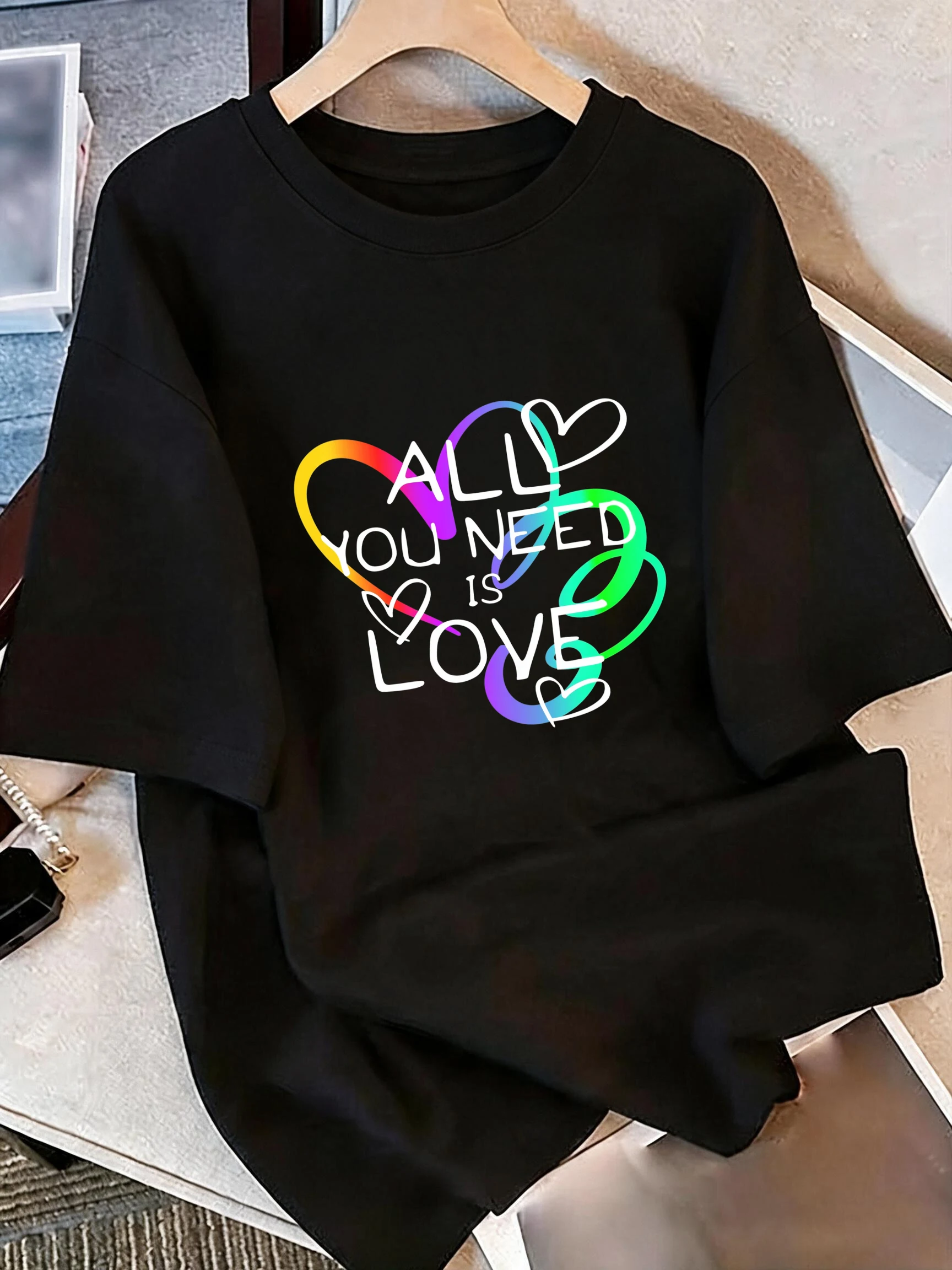 Damen T-Shirt mit Herz- und Buchstabendruck, Rundhalsausschnitt, Kurzarm, Casual Tees, Tops, Grafik Y2k T-Shirt Outfit Kleidung für Damen