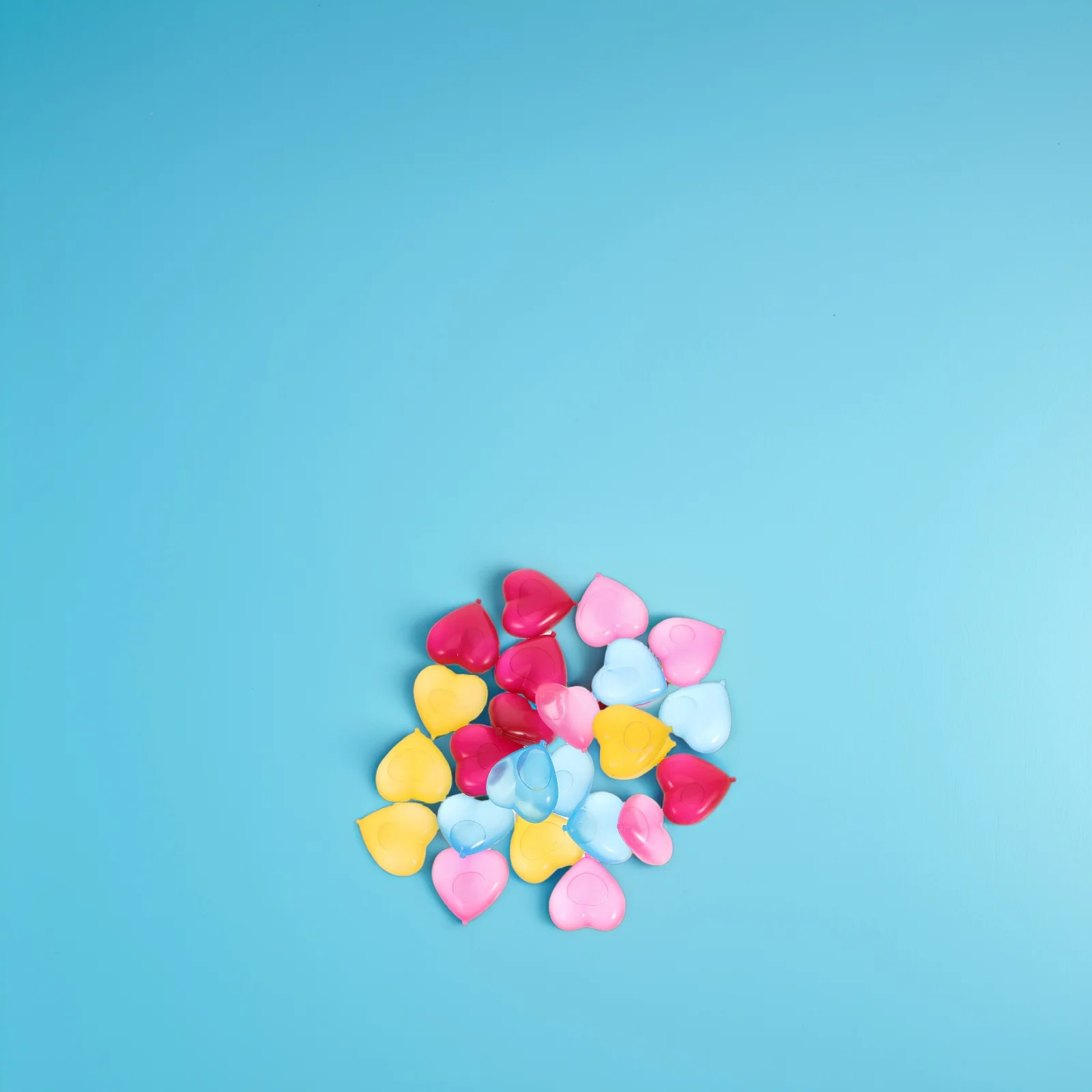 

96Pcs Reusable Plastic Ice Cubes Clear Non Diluting Ice Blocks for Drinks Coolers Lunch Bags Drinks Coolers