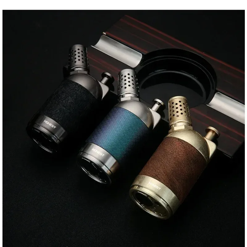 

High-end Leather Desktop Ornament Lighter, Large Capacity Air Compartment, Cigar Igniter, Outdoor Small Spray Gun
